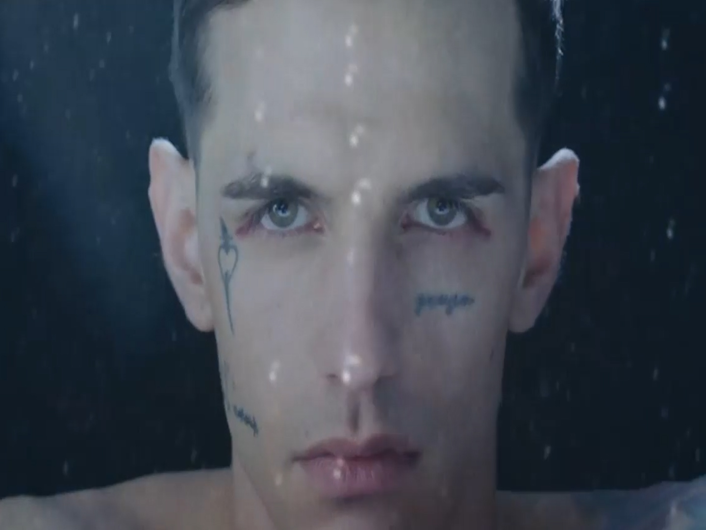 Dall’infanzia al Festival di Sanremo: ecco il teaser di «Lauro», il nuovo album dell’artista romano – Il video