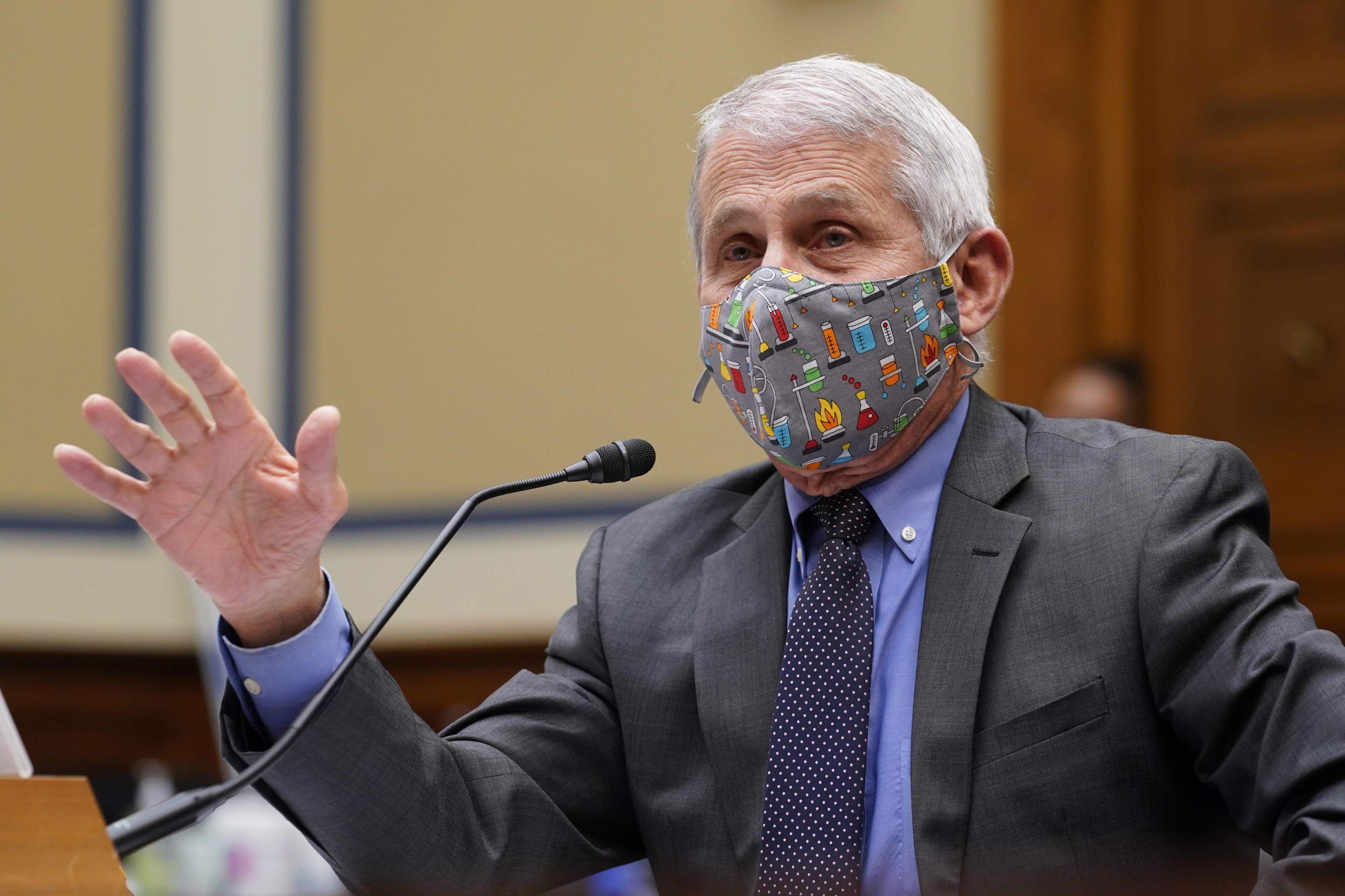 epa09137631 Director of the U.S. National Institute of Allergy and Infectious Diseases (NIAID) Anthony Fauci is sworn in during the House Select Subcommittee on the Coronavirus Crisis on the Capitol Hill in Washington, DC, USA, 15 April 2021.  EPA/SUSAN WALSH / POOL