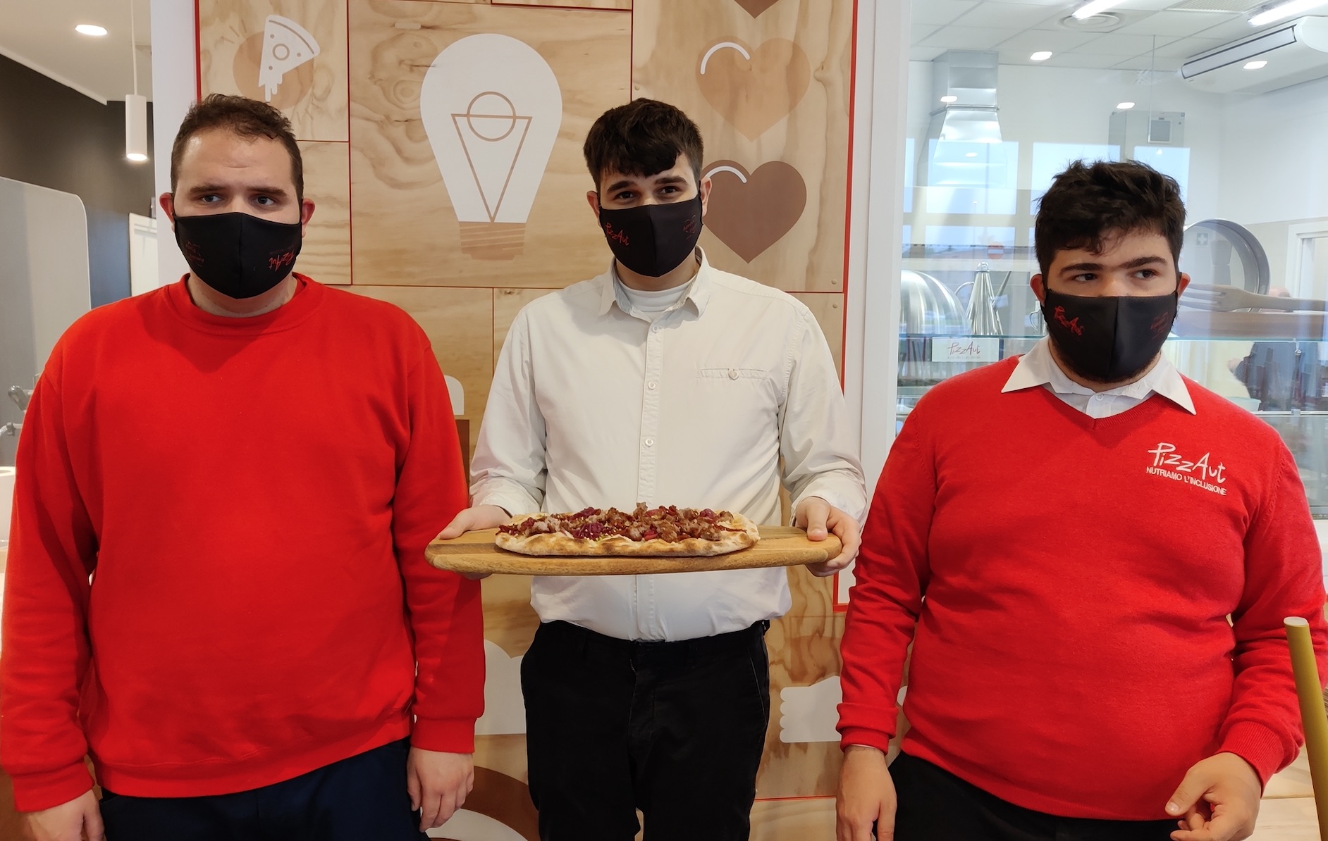 Terapie interrotte, Dad impossibile e isolamento. La vita in pandemia dei ragazzi autistici: «Ripartiamo dalla pizzeria» – Il video