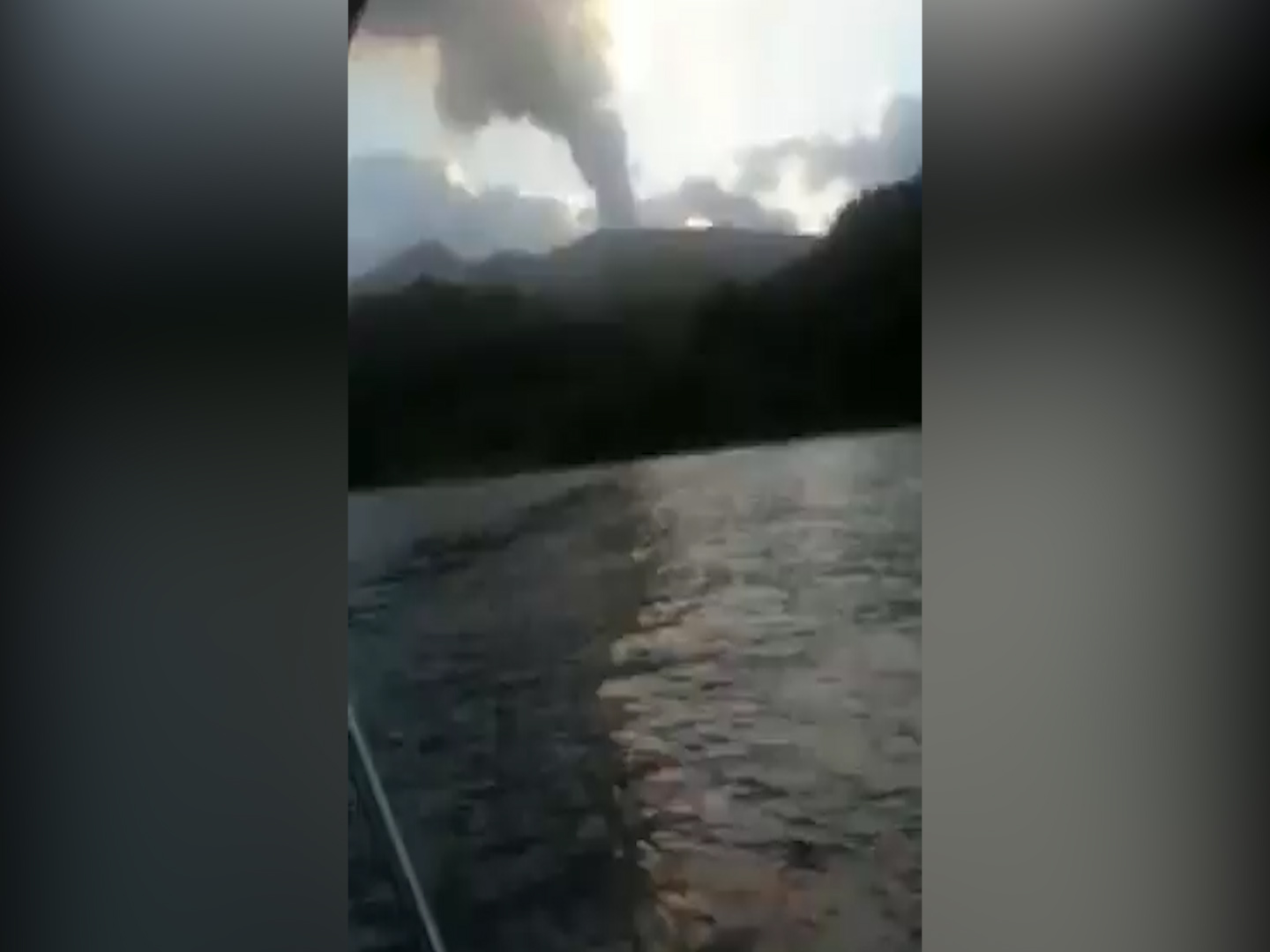Caraibi, allarme per l’eruzione del vulcano La Soufrière: evacuata l’isola di Saint Vincent – Il video