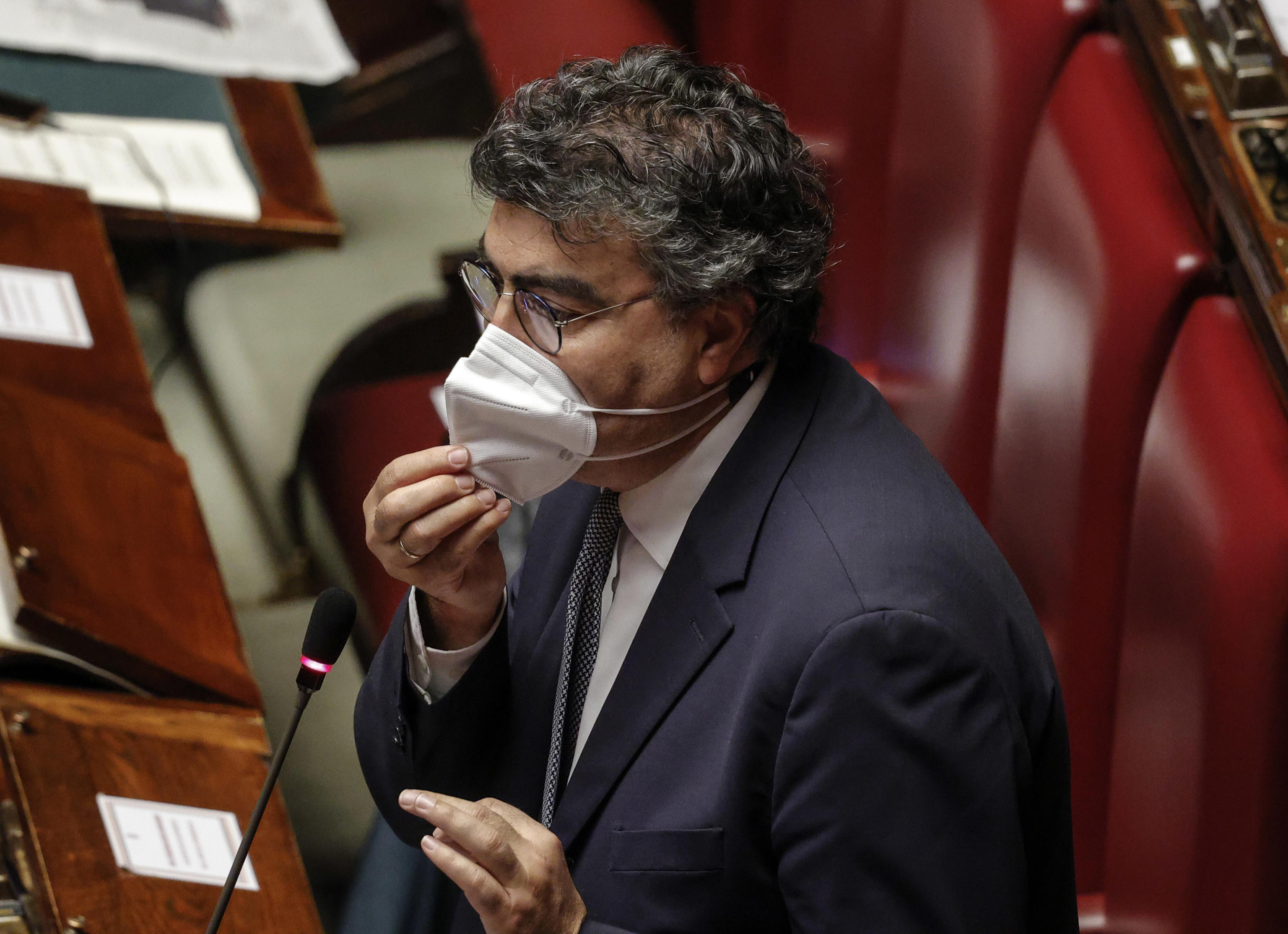 Emanuele Fiano alla Camera durante esame ordine del giorno sul coprifuoco, Roma, 26 Aprile 2021. ANSA/GIUSEPPE LAMI