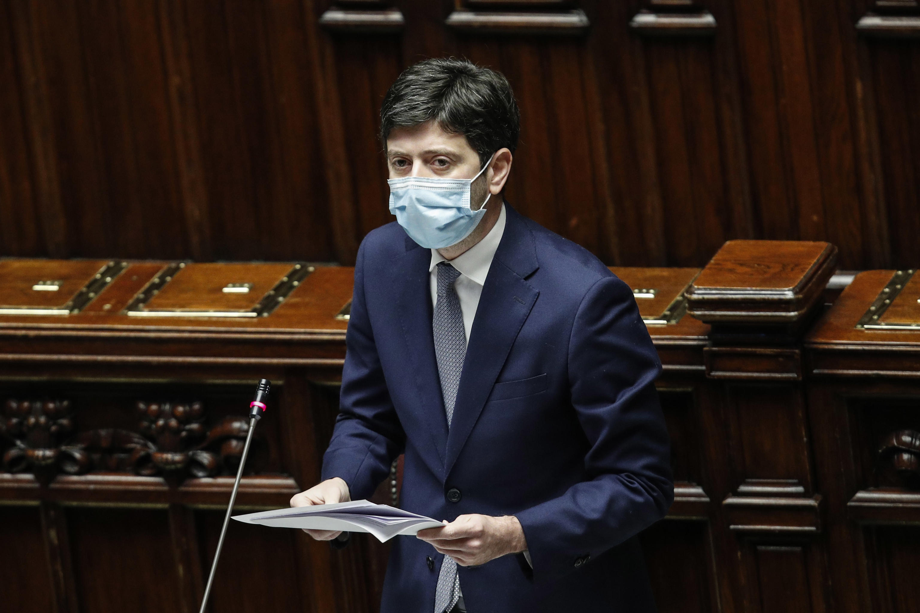il ministro della Salute Roberto Speranza alla Camera durante comunicazioni sulle ulteriori misure per fronteggiare l'emergenza da Covid-19, Roma 13 Gennaio 2021. ANSA/GIUSEPPE LAMI.