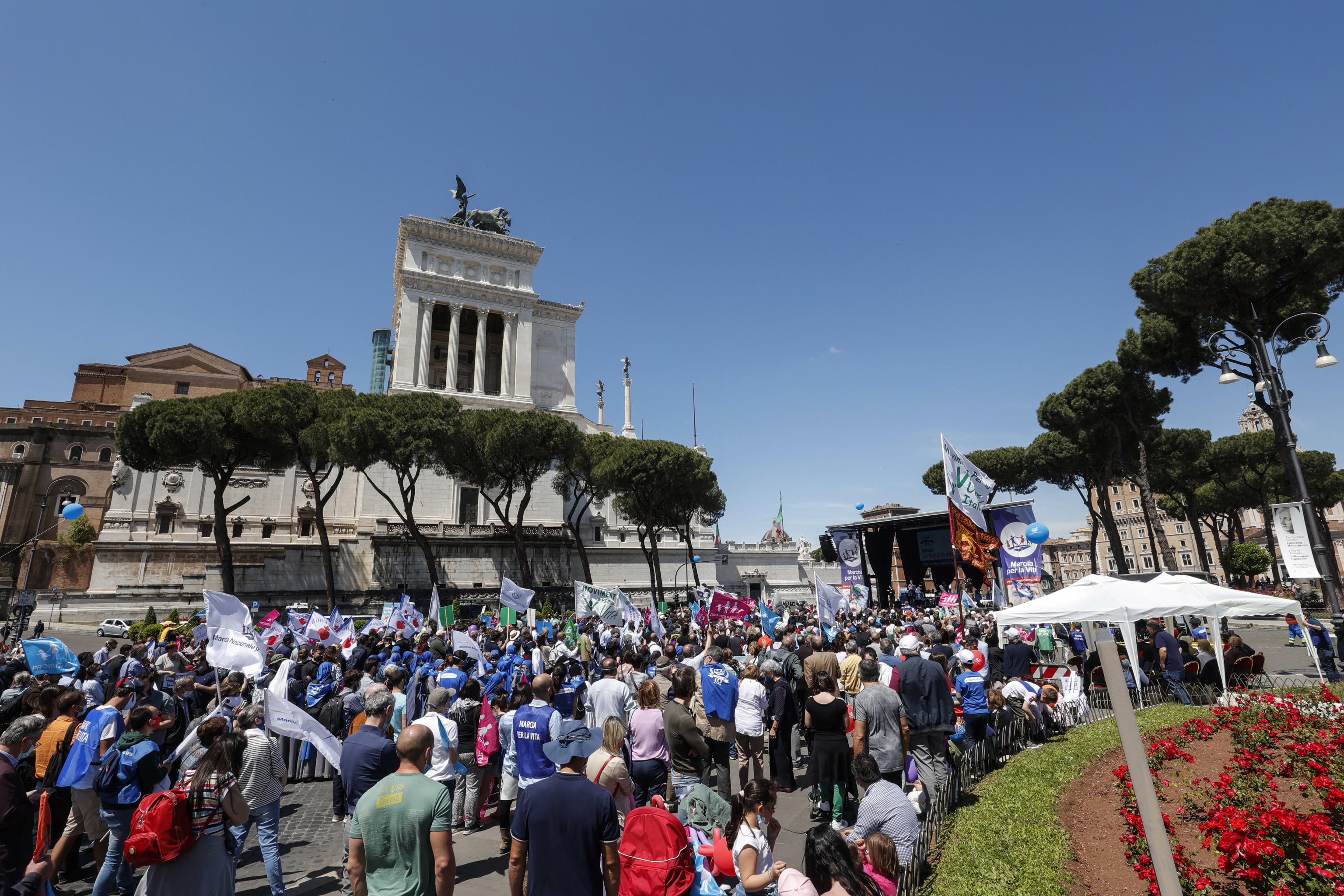 People take part the march of life at Fori Imperiali, in Rome, Italy, 22 May 2021. ANSA/GIUSEPPE LAMI