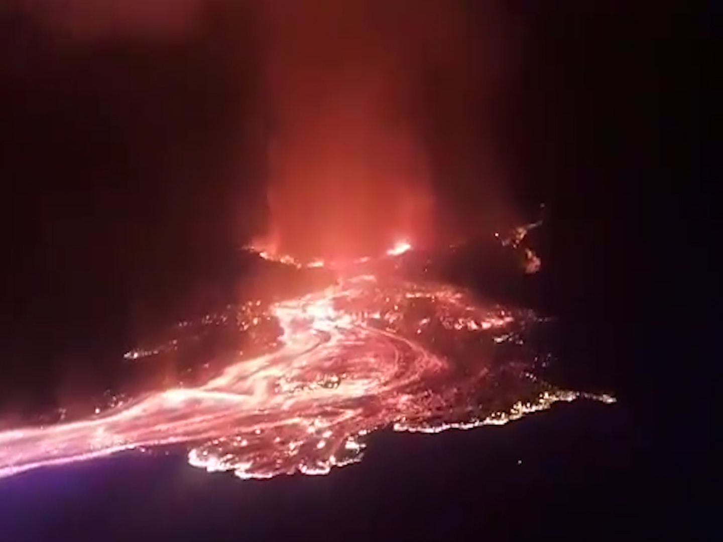 Allarme dell’Unicef in Congo: «Almeno 170 bambini dispersi dopo l’eruzione del vulcano Nyiragongo» – Il video