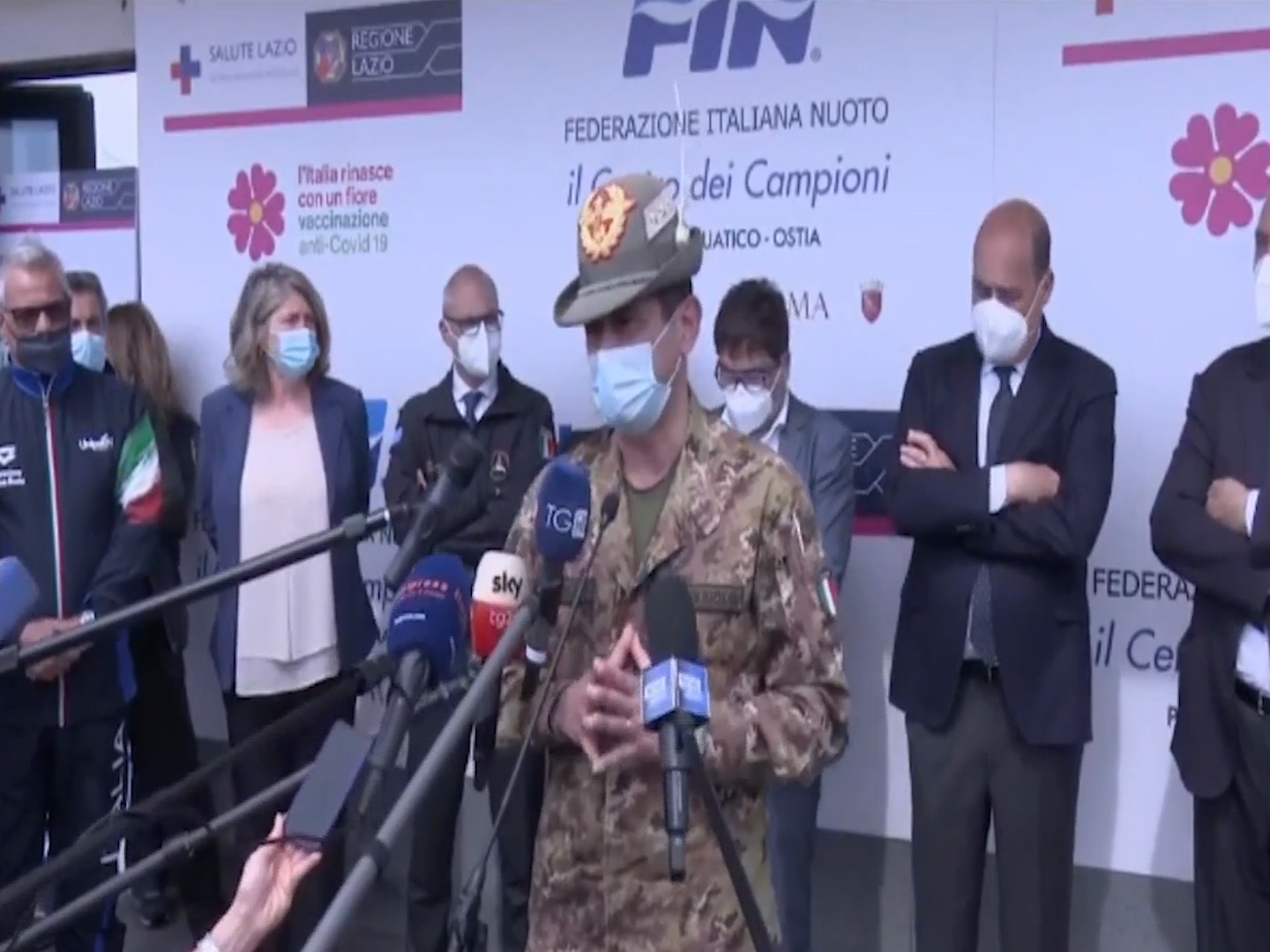 Il generale Figliuolo: «Valutiamo AstraZeneca anche per gli under 60: sfruttiamo tutti i vaccini che abbiamo» – Il video