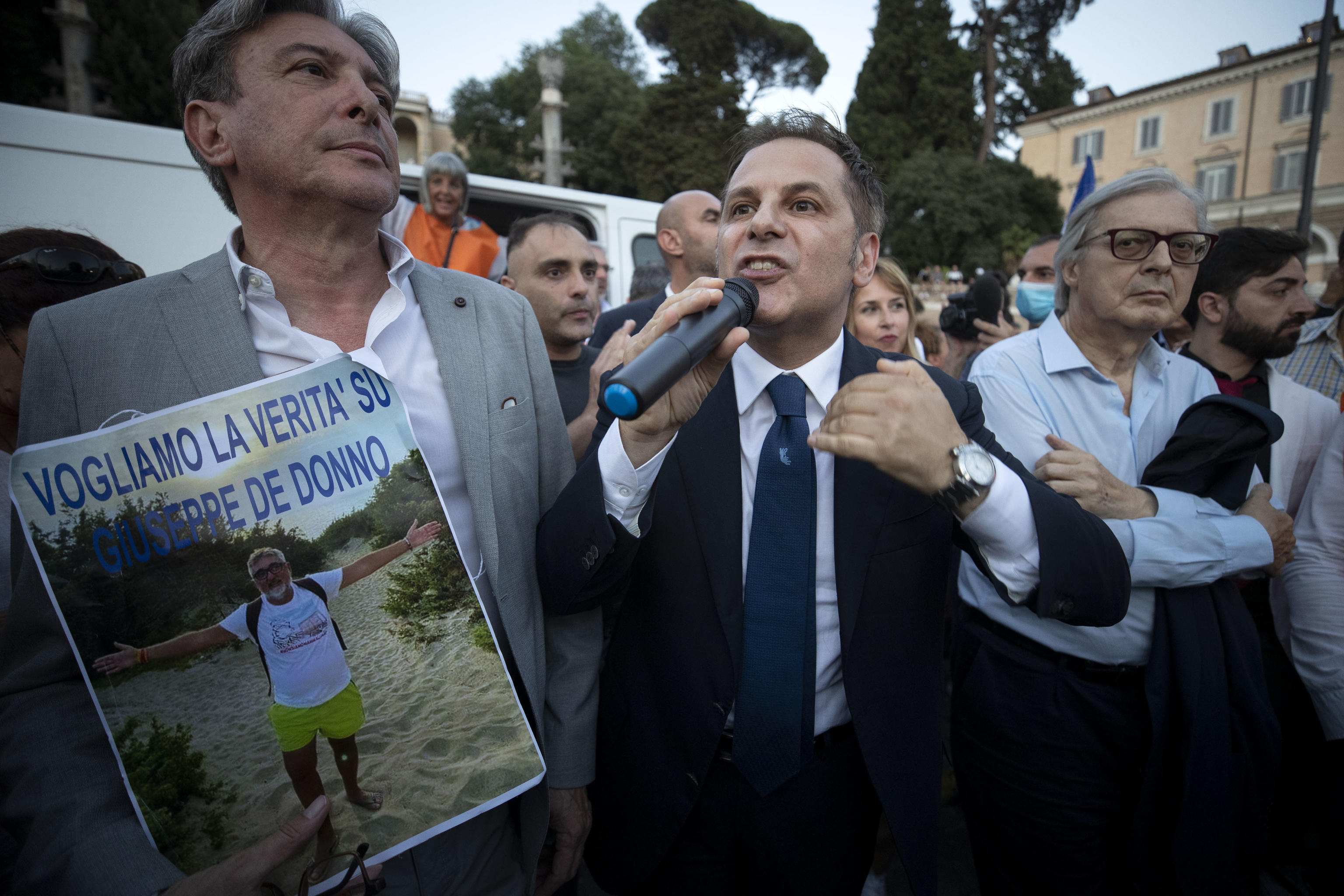 LÕavv. Edoardo Polacco, Armando Siri, Vittorio Sgarbi alla manifestazione dei No Vax a piazza del Popolo .  Roma 28 luglio 2021
ANSA/MASSIMO PERCOSSI