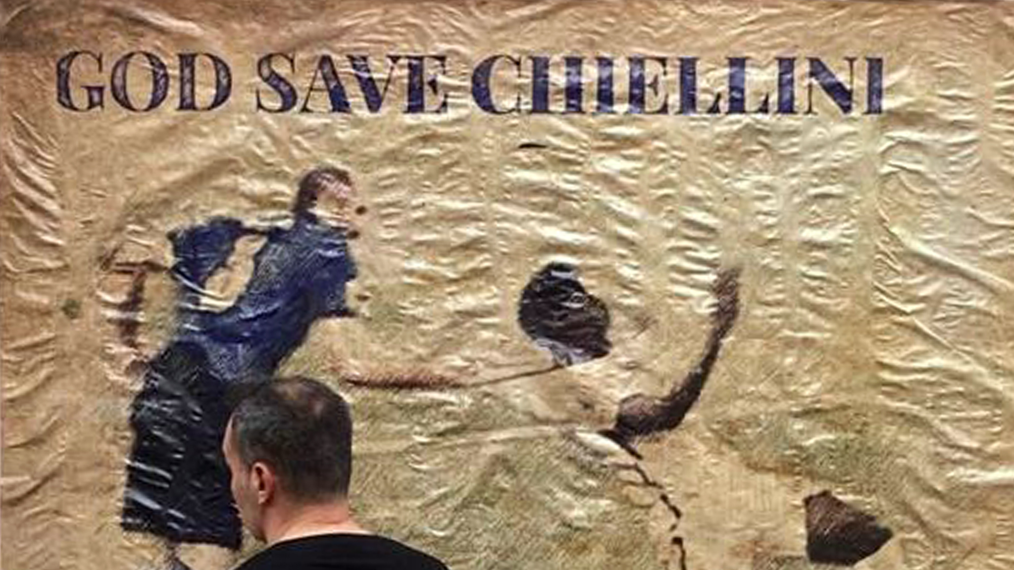 «God save Chiellini»: la strattonata a Saka nella finale di Euro 2020 diventa un murale a Roma – Il video
