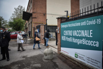 Vaccini, Lombardia verso immunità di comunità entro il 22 luglio