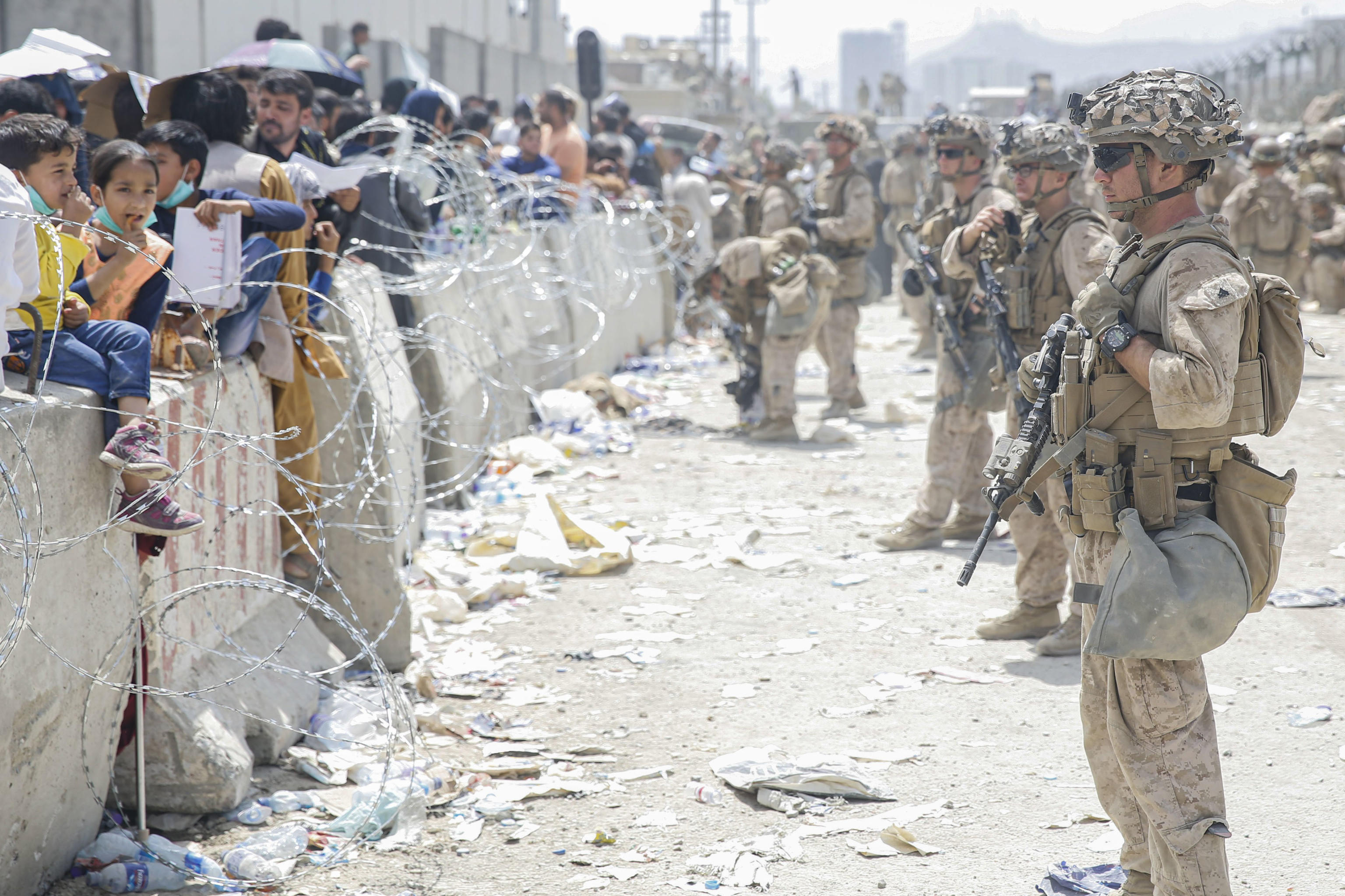 #Marines with @SPMAGTF_CR_CC provide assistance during an evacuation at #HKIA, Kabul, #Afghanistan, Aug. 20. @USMARCENT @CENTCOM
TWITTER US MARINES