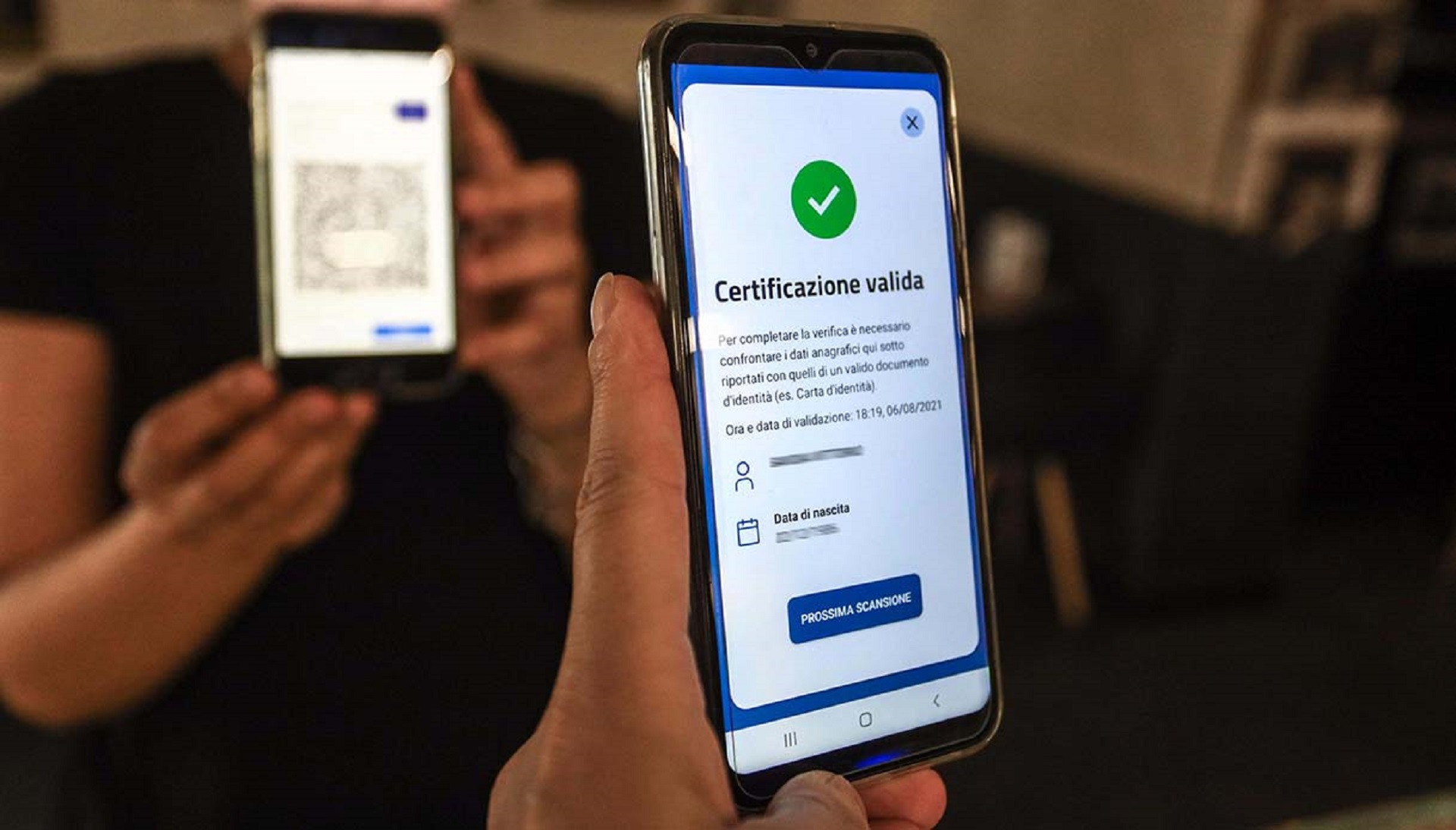 Il Green Pass Chiesto In Prestito Agli Amici Su Whatsapp A Torino Il