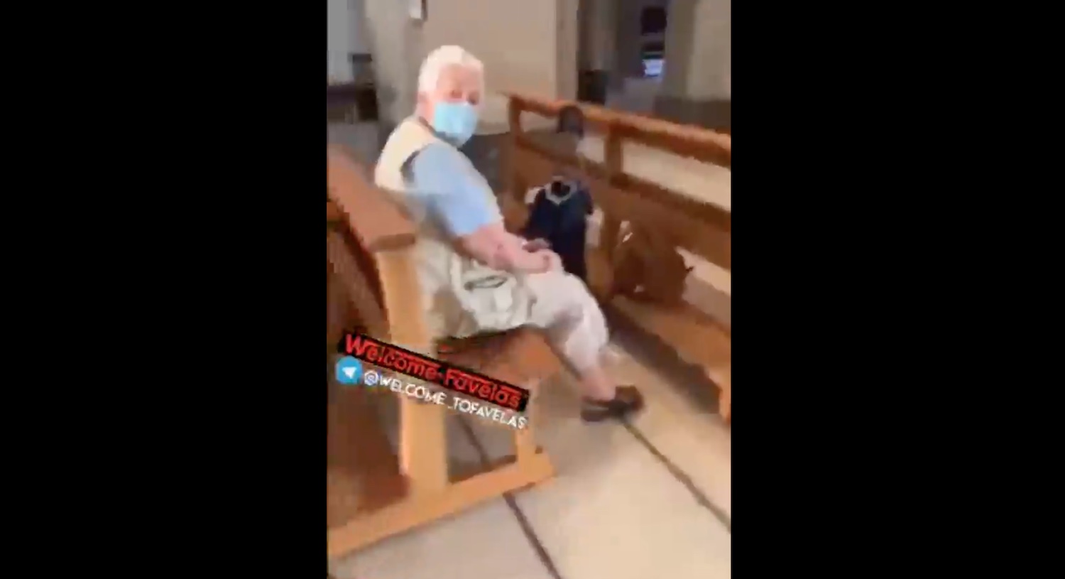 Sgomma con il motorino in chiesa a Cattolica