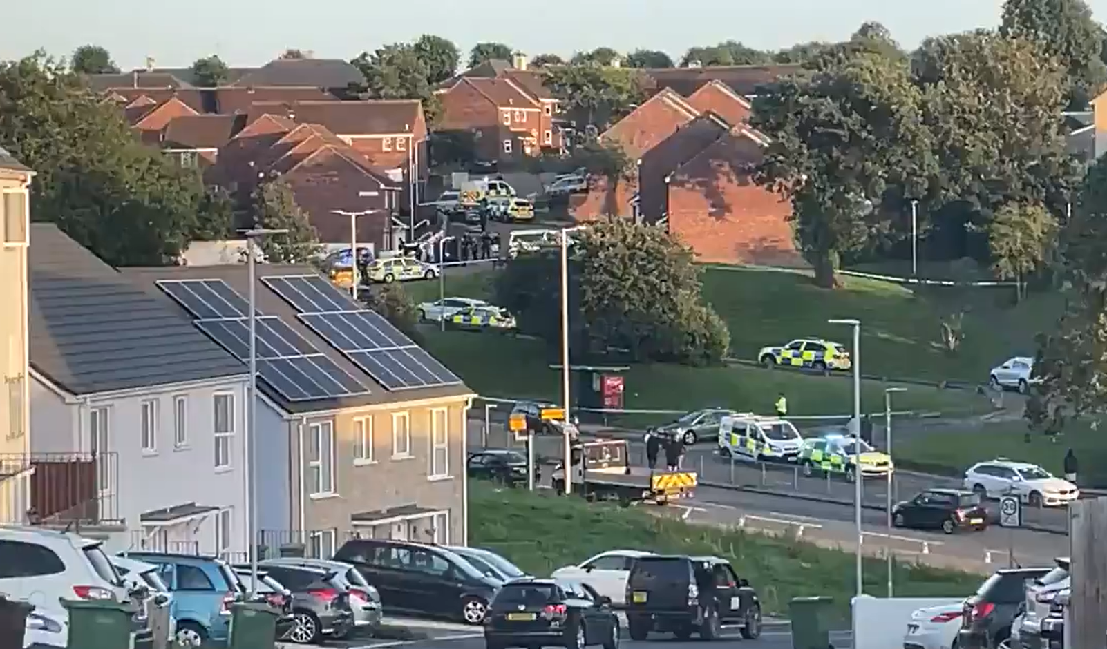 Regno Unito, sparatoria a Plymouth: sei morti. Tra le vittime una bambina – Il video