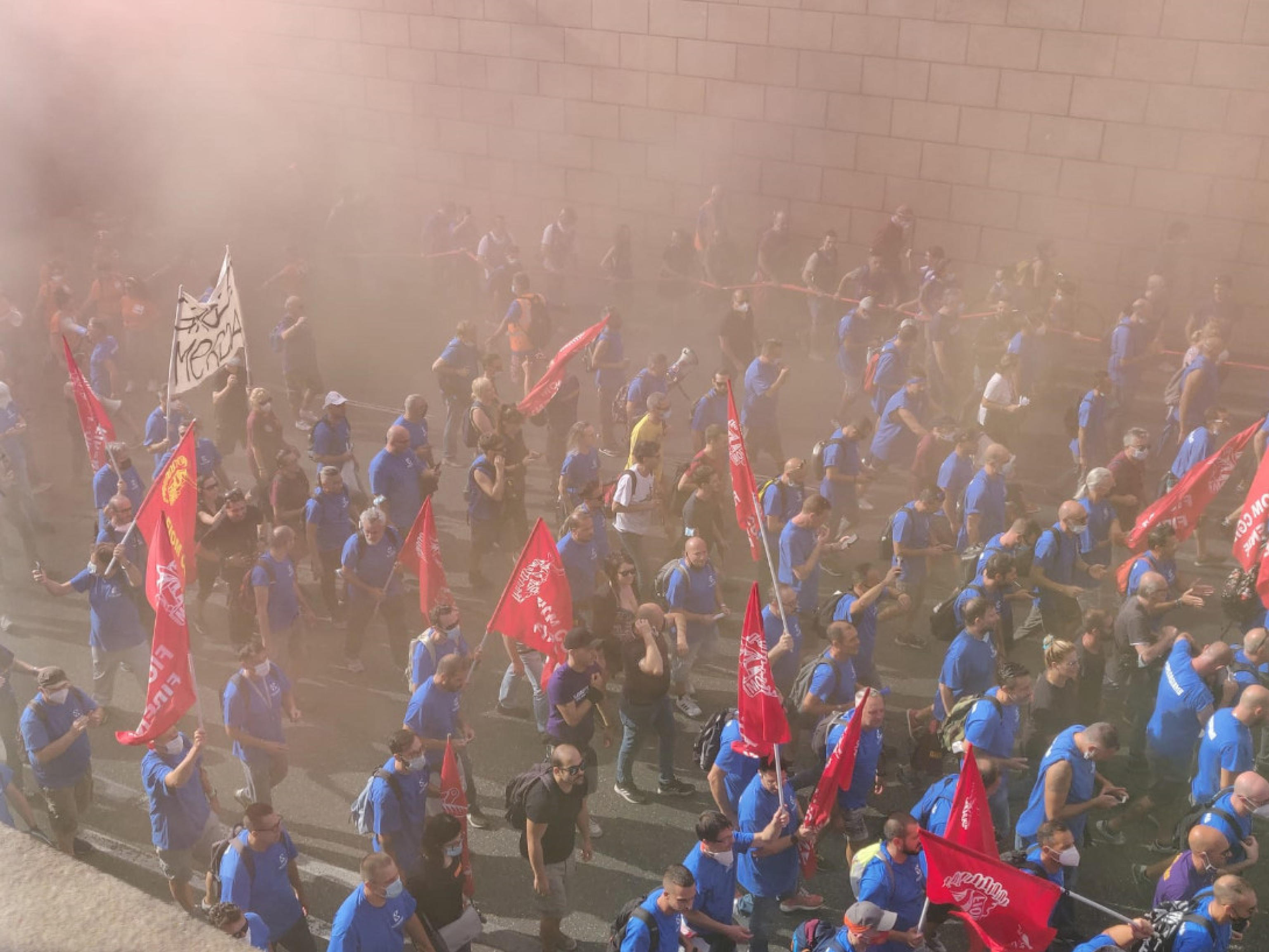Un momento della manifestazione nazionale indetta dai lavoratori della Gkn di Campi Bisenzio, a Firenze, 18 settembre 2021.
ANSA/Michele Giuntini
