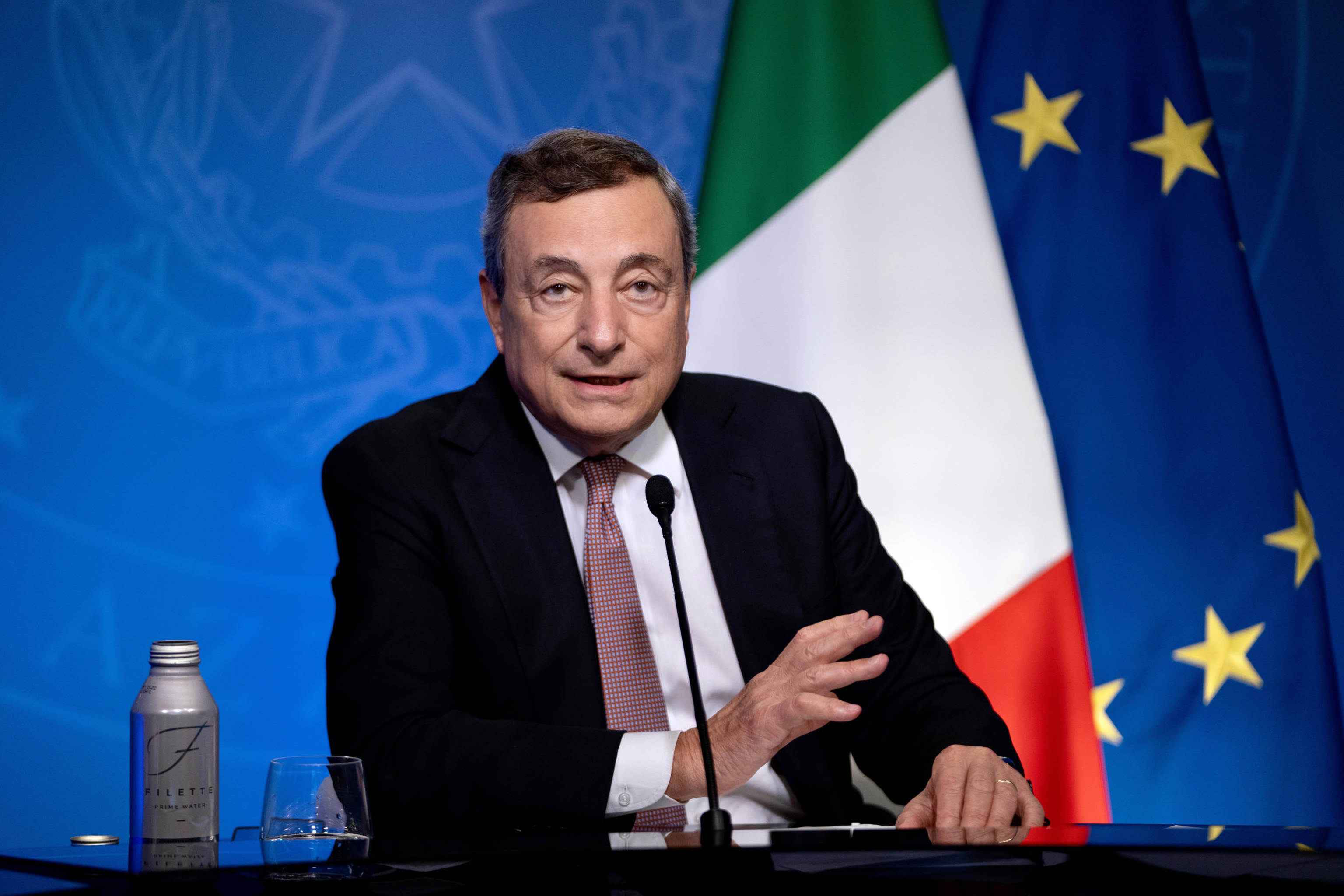 Il Presidente del Consiglio Mario Draghi interviene in videoconferenza alla Tavola rotonda sui Cambiamenti climatici che si svolge a New York in occasione della 76ma Assemblea Generale delle Nazioni Unite (Unga), 20 settembre 2021.
ANSA/FILIPPO ATTILI - Uff stampa Palazzo Chigi
