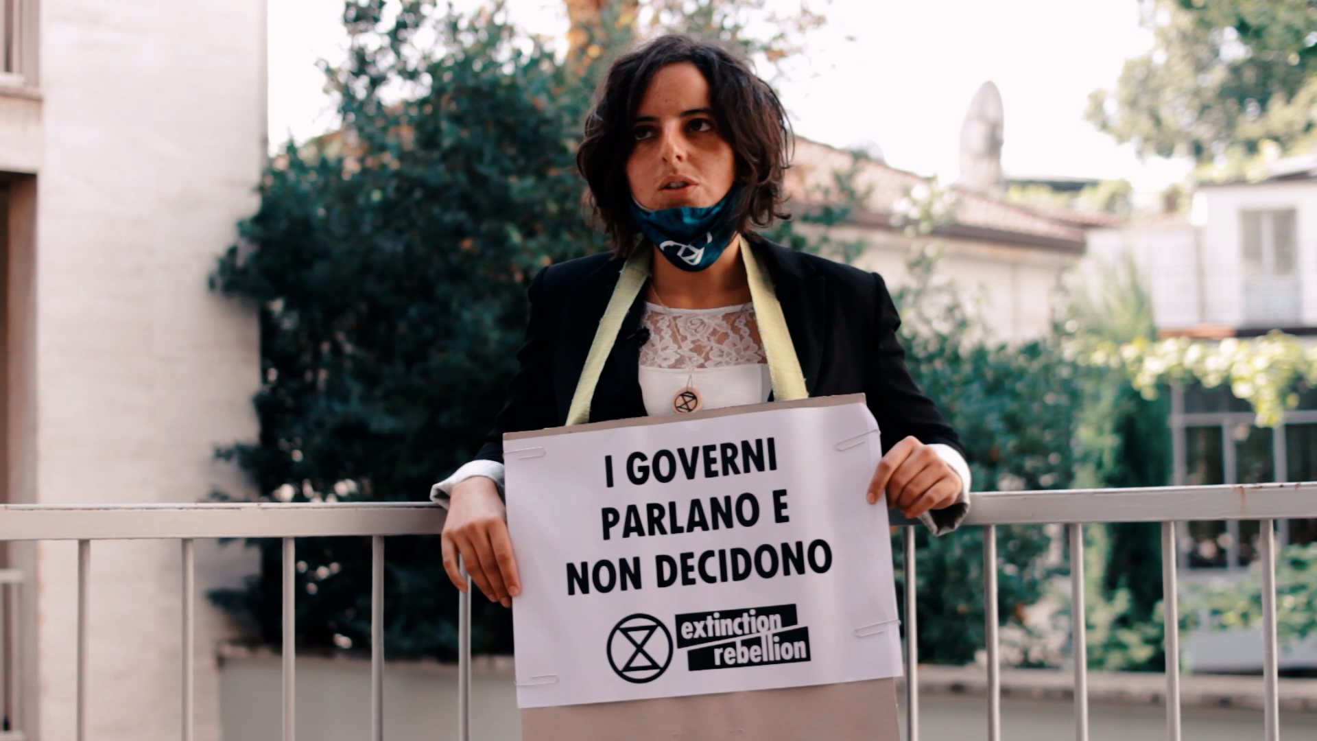 Extinction Rebellion occupa le sedi dei giornali milanesi: «Aiutateci a raccontare il cambiamento climatico» – Il video