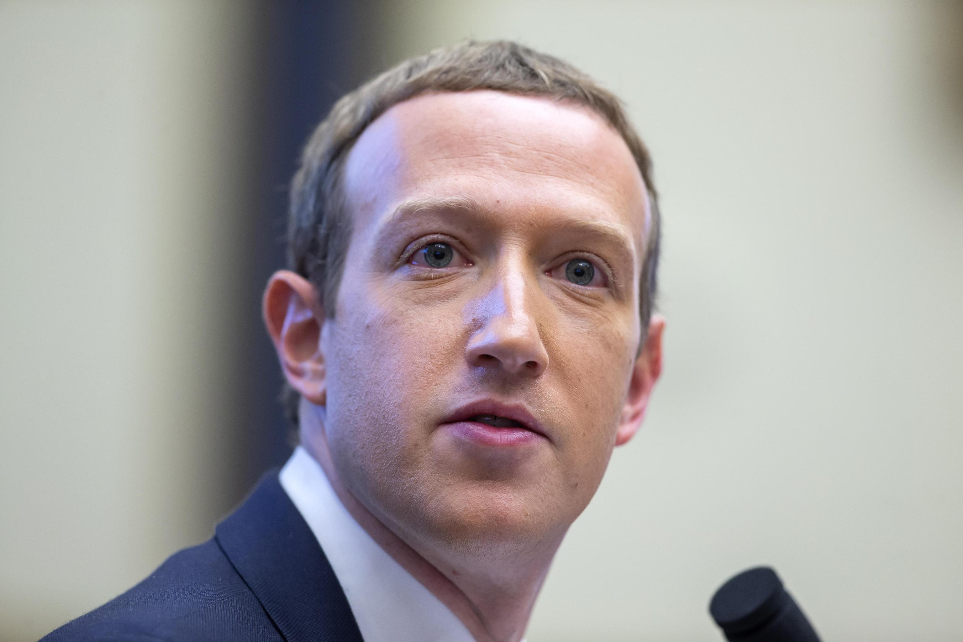 Zuckerberg difende Facebook dalla talpa | non pensiamo ...