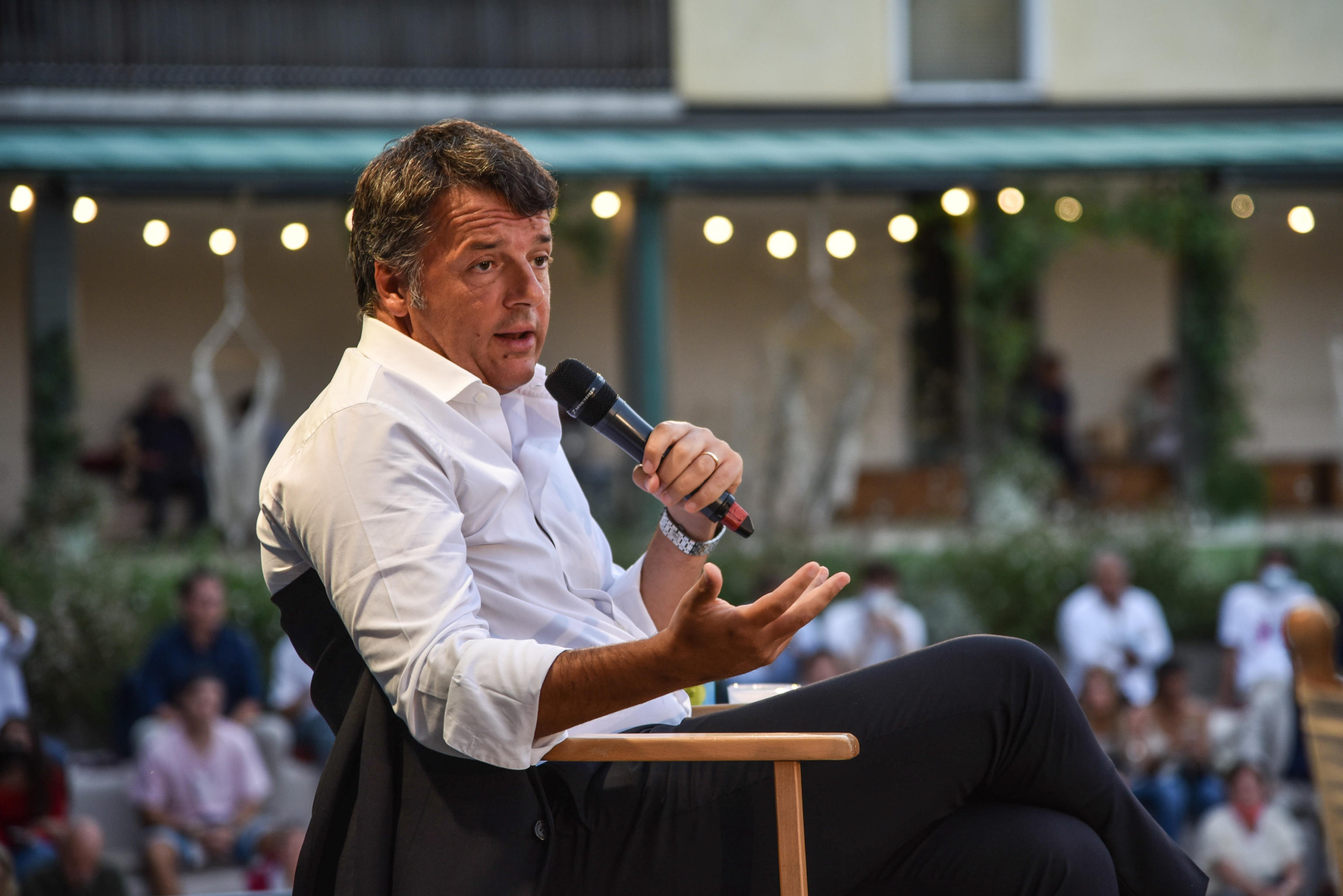 Renzi, per eleggere Draghi serve accordo su governo del dopo