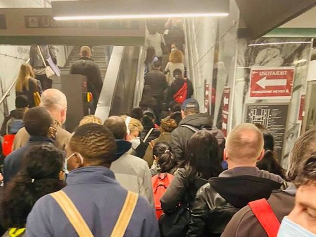 trasporti pubblici super green pass bus metropolitane treni regionali chi controlla