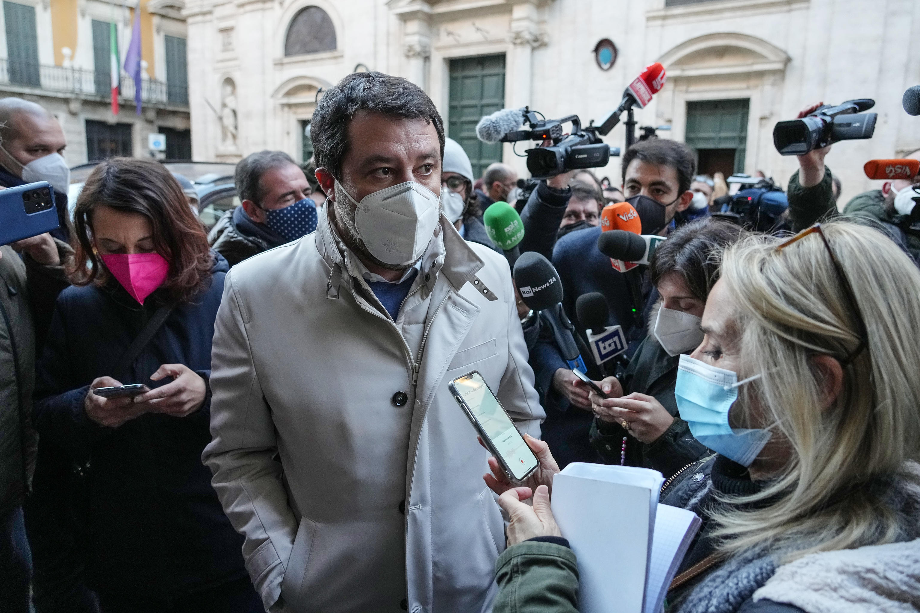 Quirinale, Salvini: «Una verifica sulla candidatura di Berlusconi prima del voto: da noi una proposta convincente in 7 giorni»