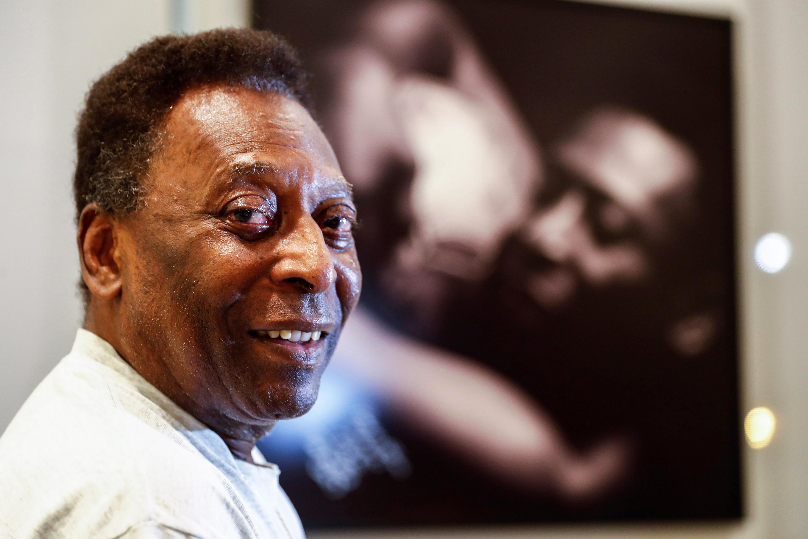 Il messaggio di Pelé dall’ospedale: «Tranquilli, mi sento forte e con tanta speranza»