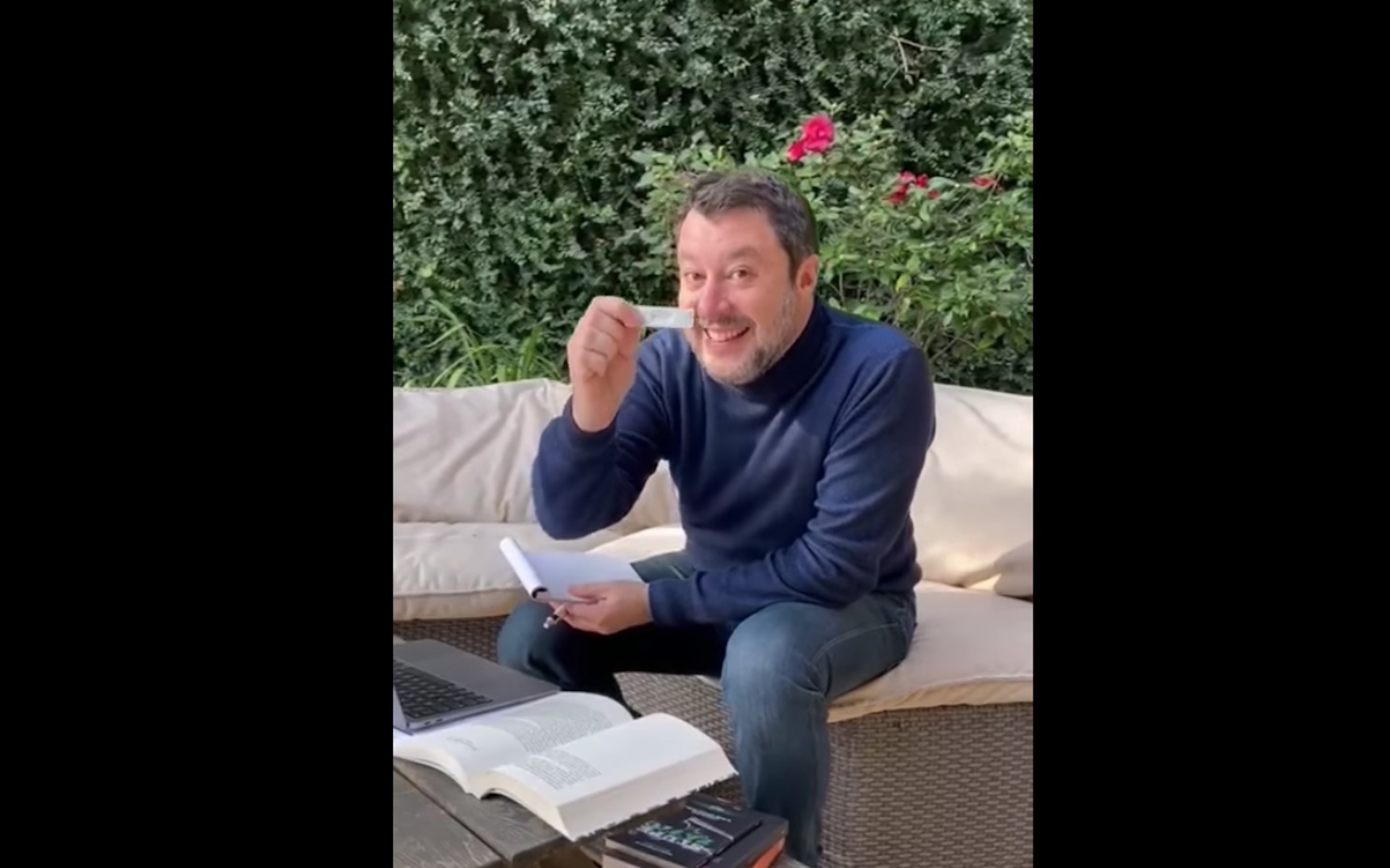 Salvini negativo, così festeggia la fine della quarantena di 10 giorni – Il video