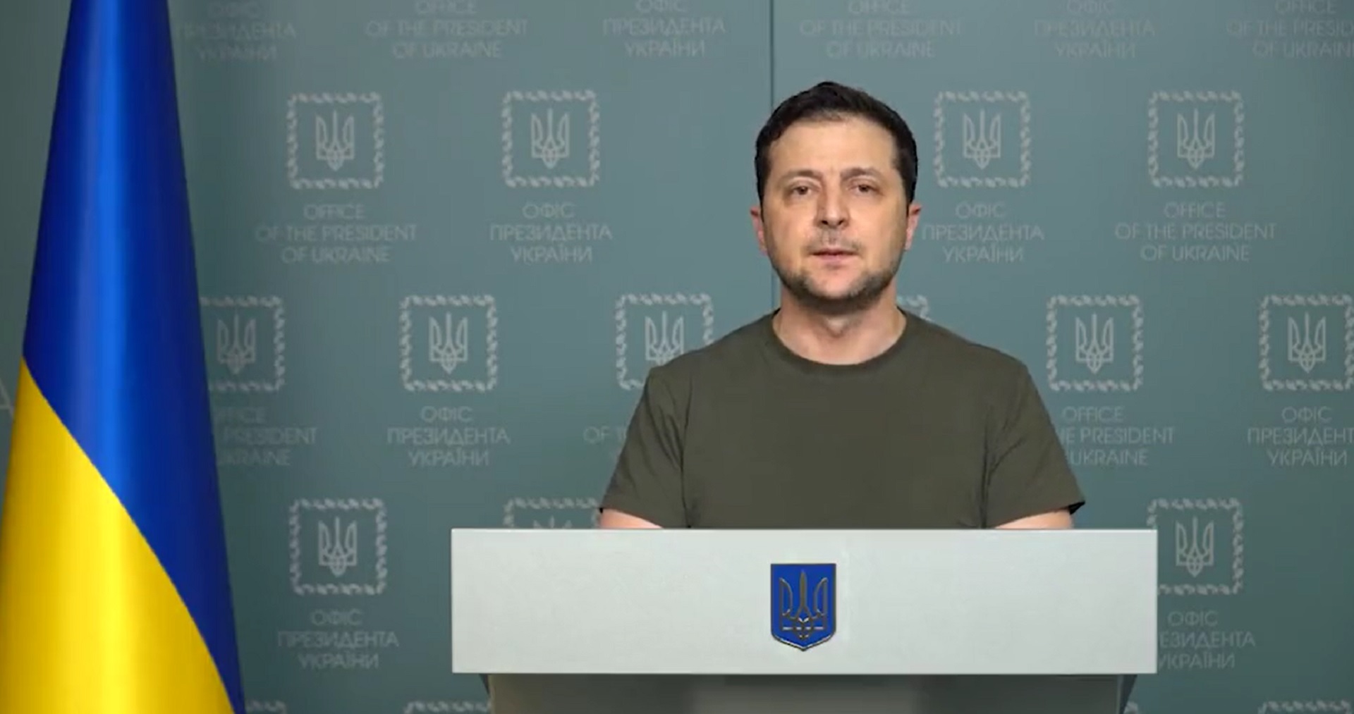 Ucraina, Zelensky parla alla nazione: «Notte durissima. I russi sparano su ospedali e abitazioni» – Il video