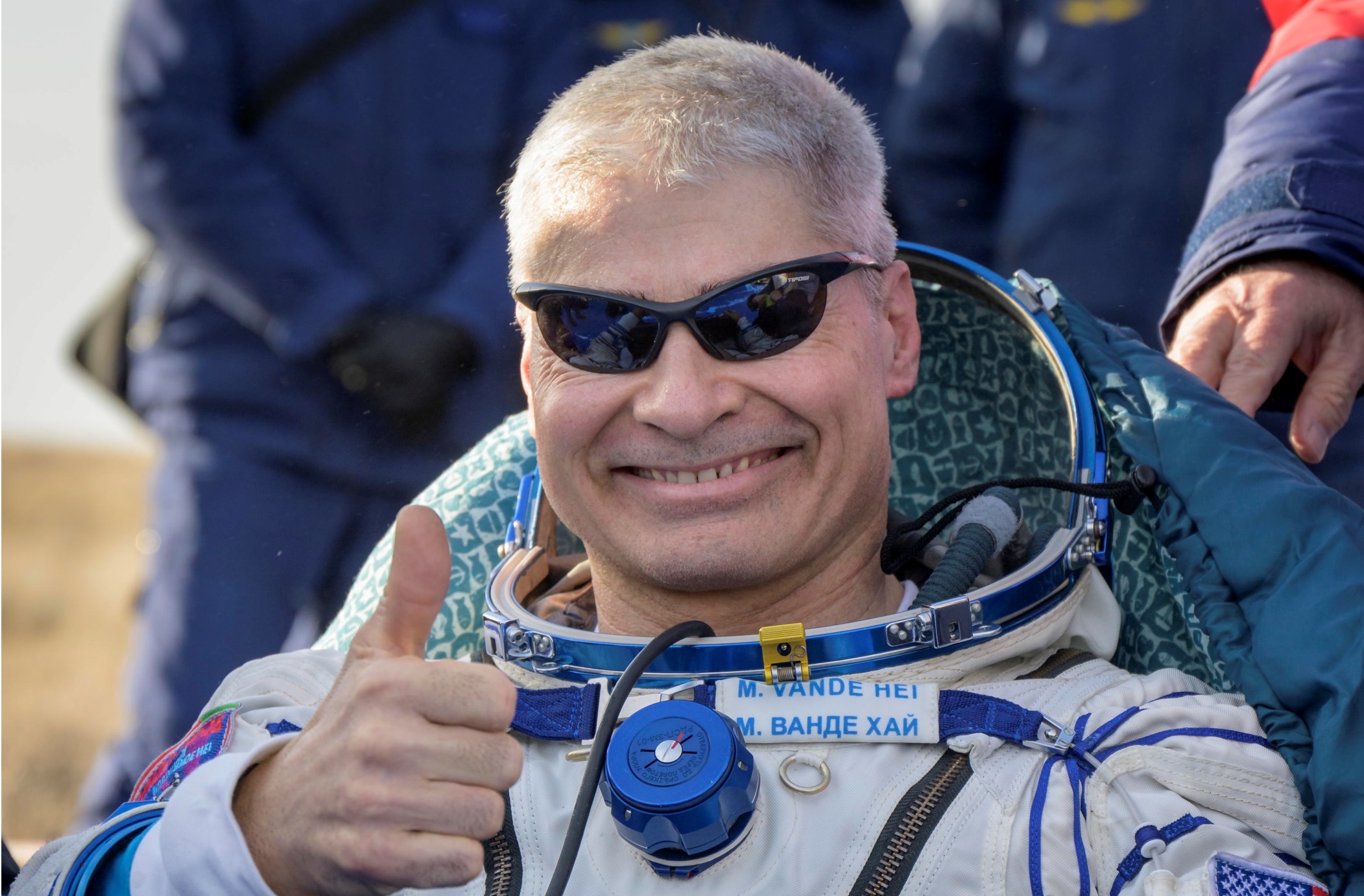 Una Soyuz con due russi e un americano è tornata sulla Terra. È la prima volta che succede dall’inzio della guerra – Il video