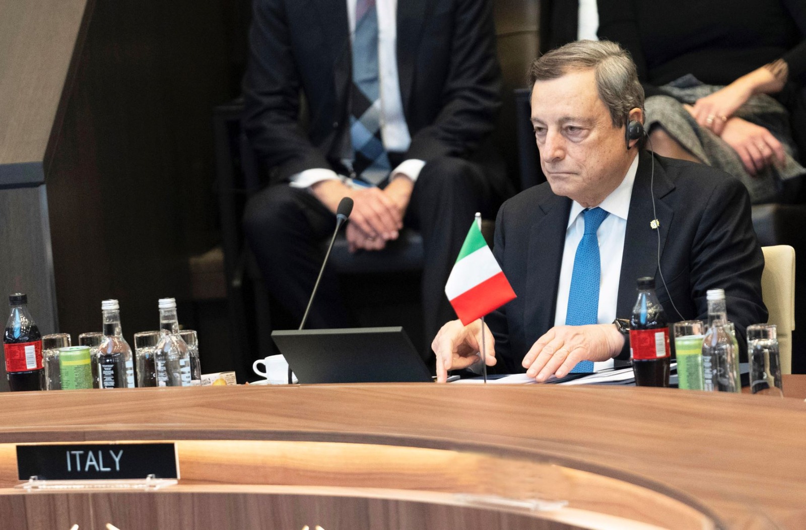 Consiglio Europeo, slitta l’accordo sul tetto del prezzo del gas. Draghi: «Parlerò con Putin. Non temiamo un taglio alle forniture» – Il video