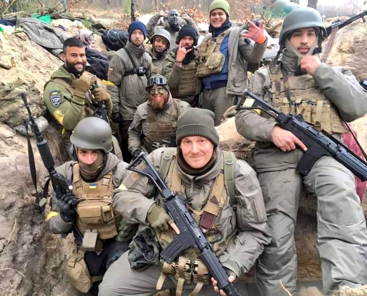 I volontari della Legione Internazionale arrivati dall'estero a combattere  nella guerra in Ucraina - Le foto - Open