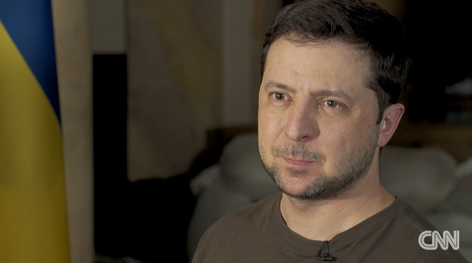 L’appello di Zelensky alla Cnn: «Non è un film, gli Usa diano un messaggio forte: non sono io iconico, ma l’Ucraina» – Il video