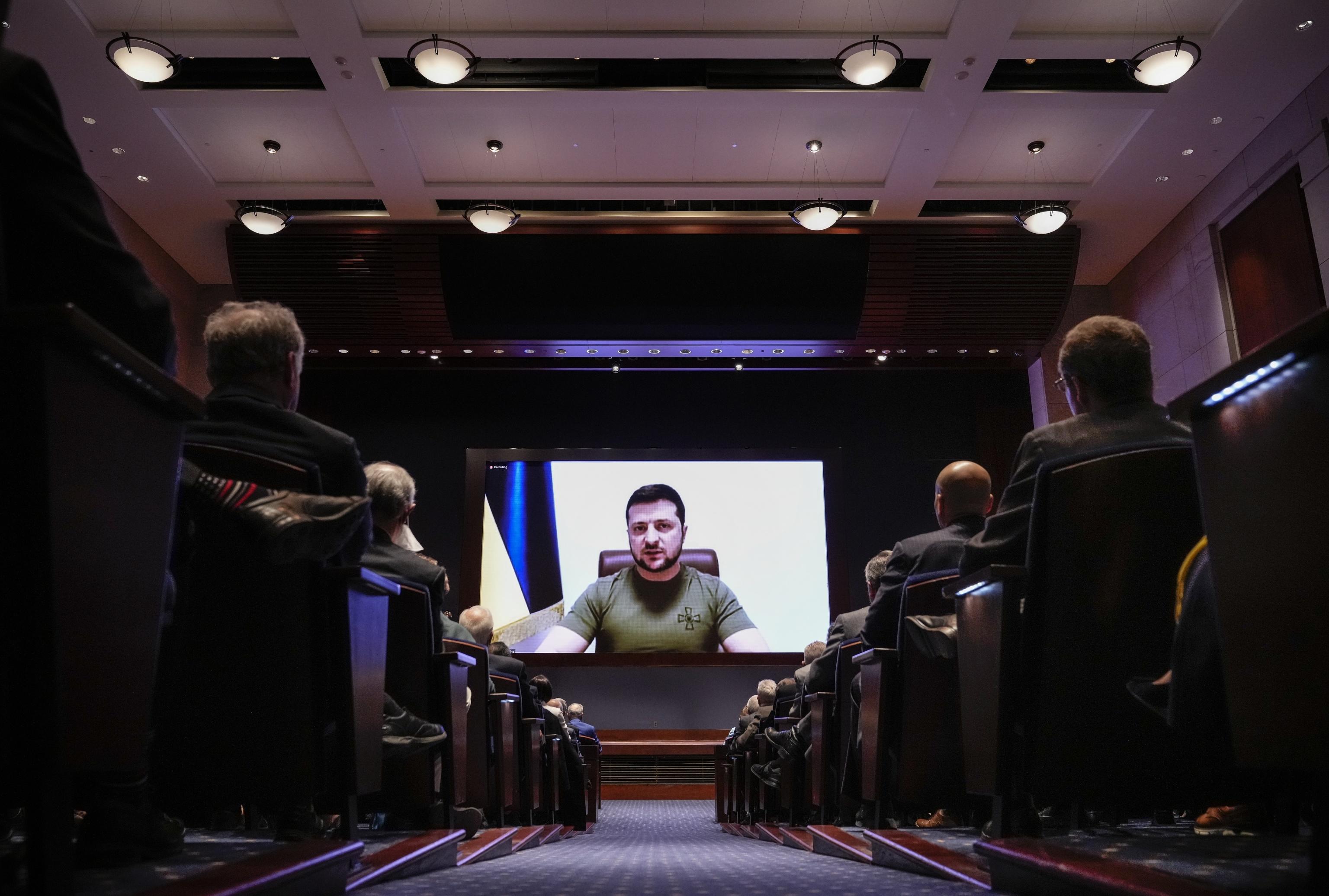 epa09828785 Ukrainian President Volodymyr Zelenskyy delivers a virtual address to Congress at the US Capitol in Washington, DC, USA, 16 March 2022.  EPA/DREW ANGERER / POOL