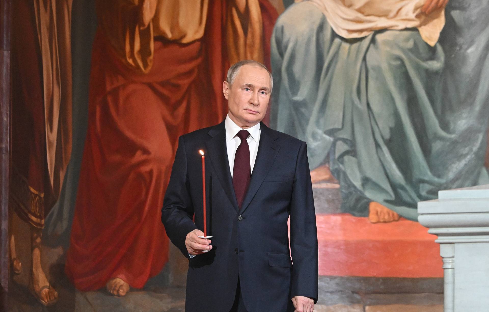 Путин в церкви