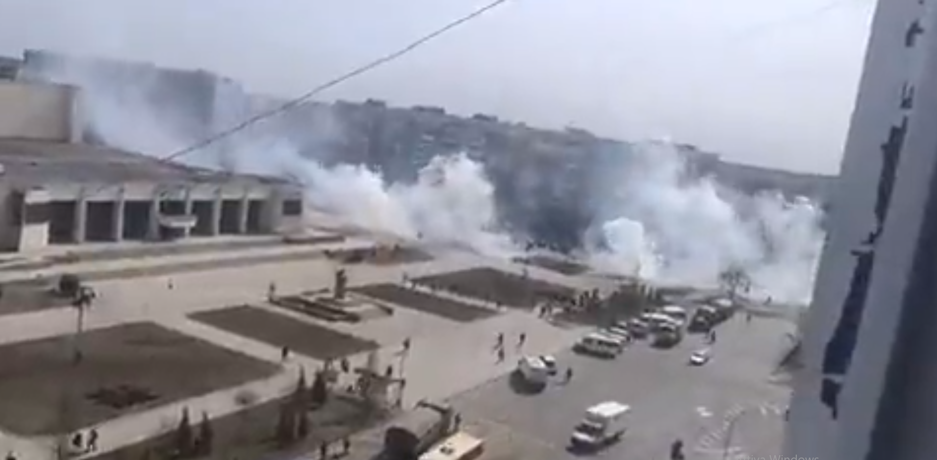 Ucraina, a Energodar i russi sparano sui manifestanti – Il video