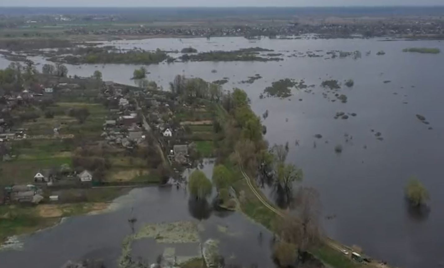 Украинцы затопили. Затопление территории. Затопленное село. Потоп в Украине. Затопление картинки.