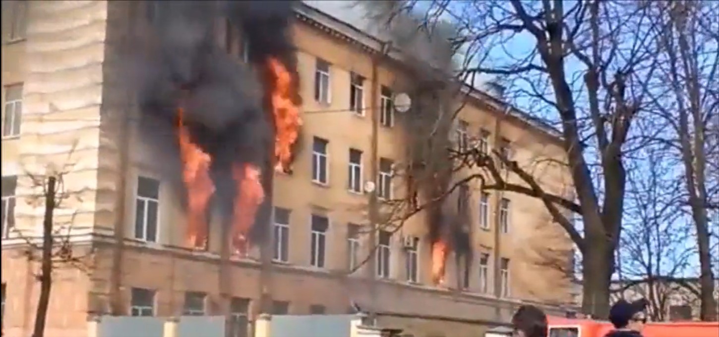 Russia, l’Istituto di ricerca per la difesa aerospaziale va a fuoco: 6 morti – Il video