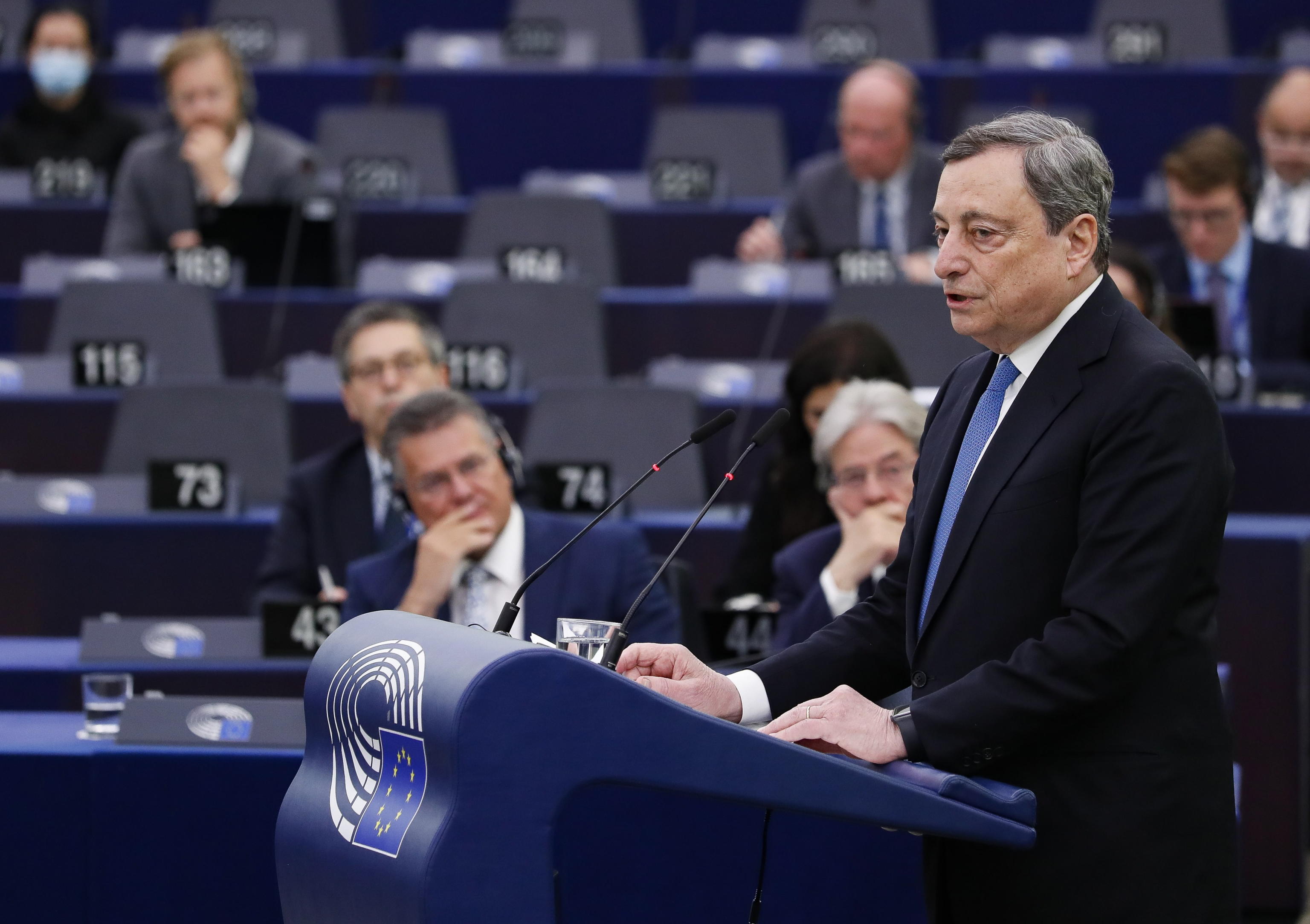 epa09924233 Prime Minister of Italy, Mario Draghi delivers a speech during a debate on 'This is Europe' at the European Parliament in Strasbourg, France, 03 May 2022.  EPA/JULIEN WARNAND