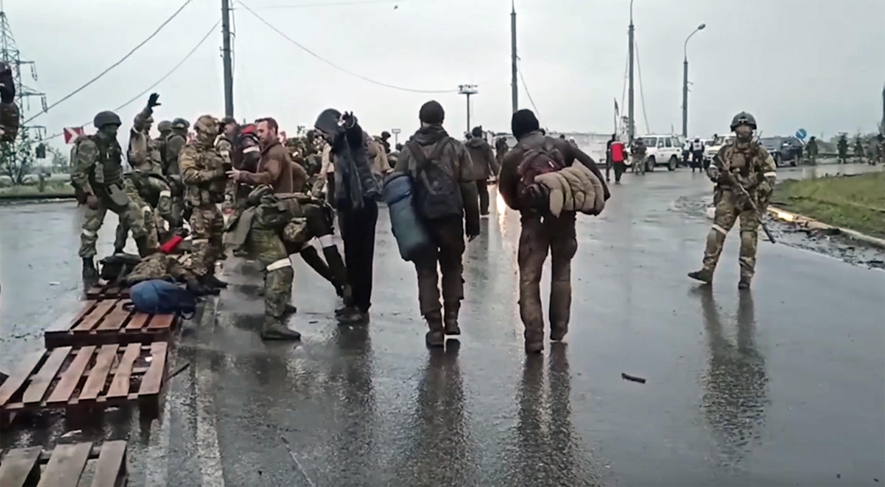 L’Ucraina: 200 corpi trovati a Mariupol sotto le macerie di un rifugio – Il live blog