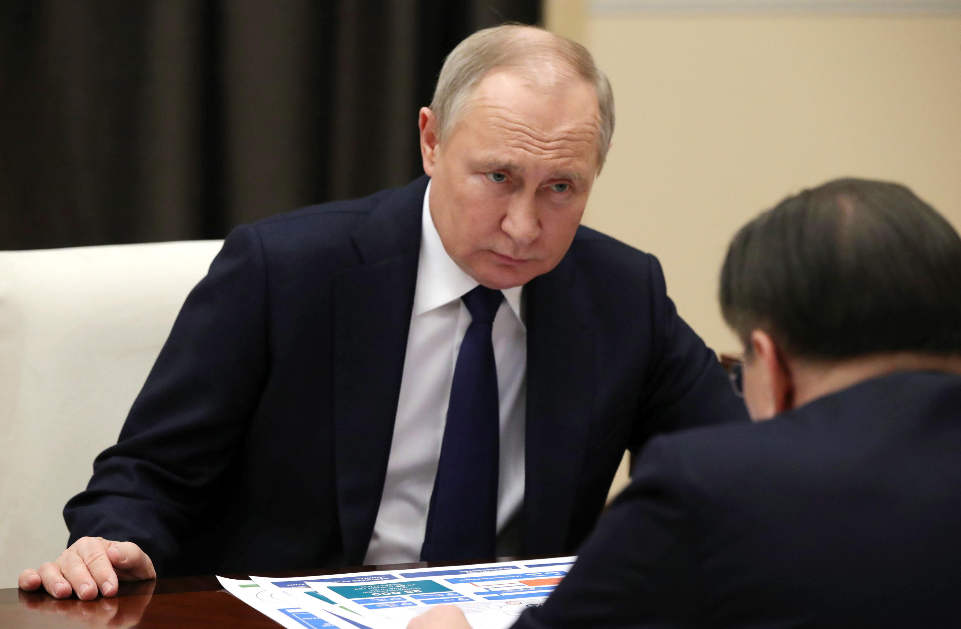 Putin vieterà i sistemi di cybersicurezza stranieri: «Sventati gli attacchi, ma va aumentata la protezione»