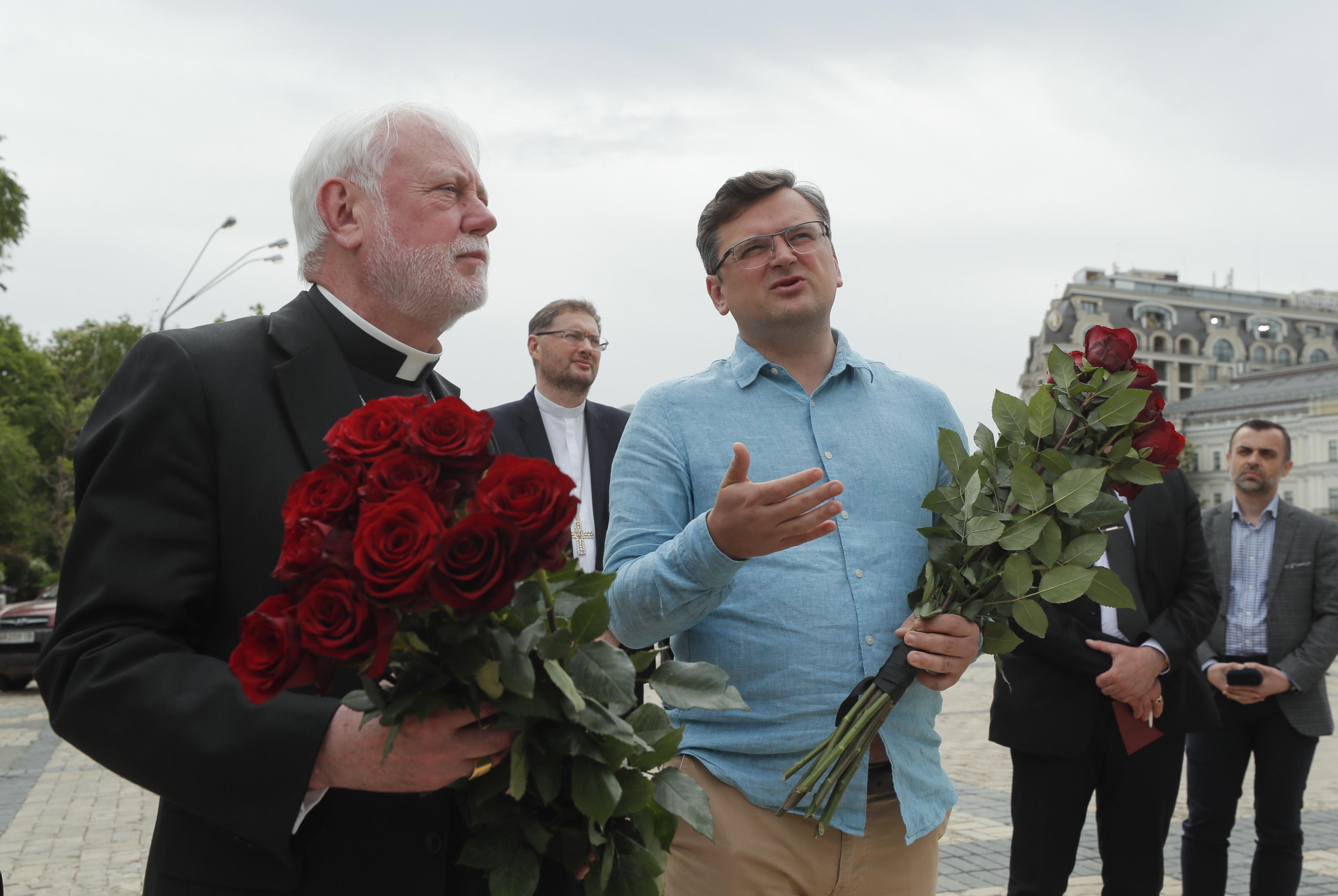 Vaticano, il ministro degli Esteri Gallagher dopo il viaggio a Kiev: «L’Ucraina deve difendersi»