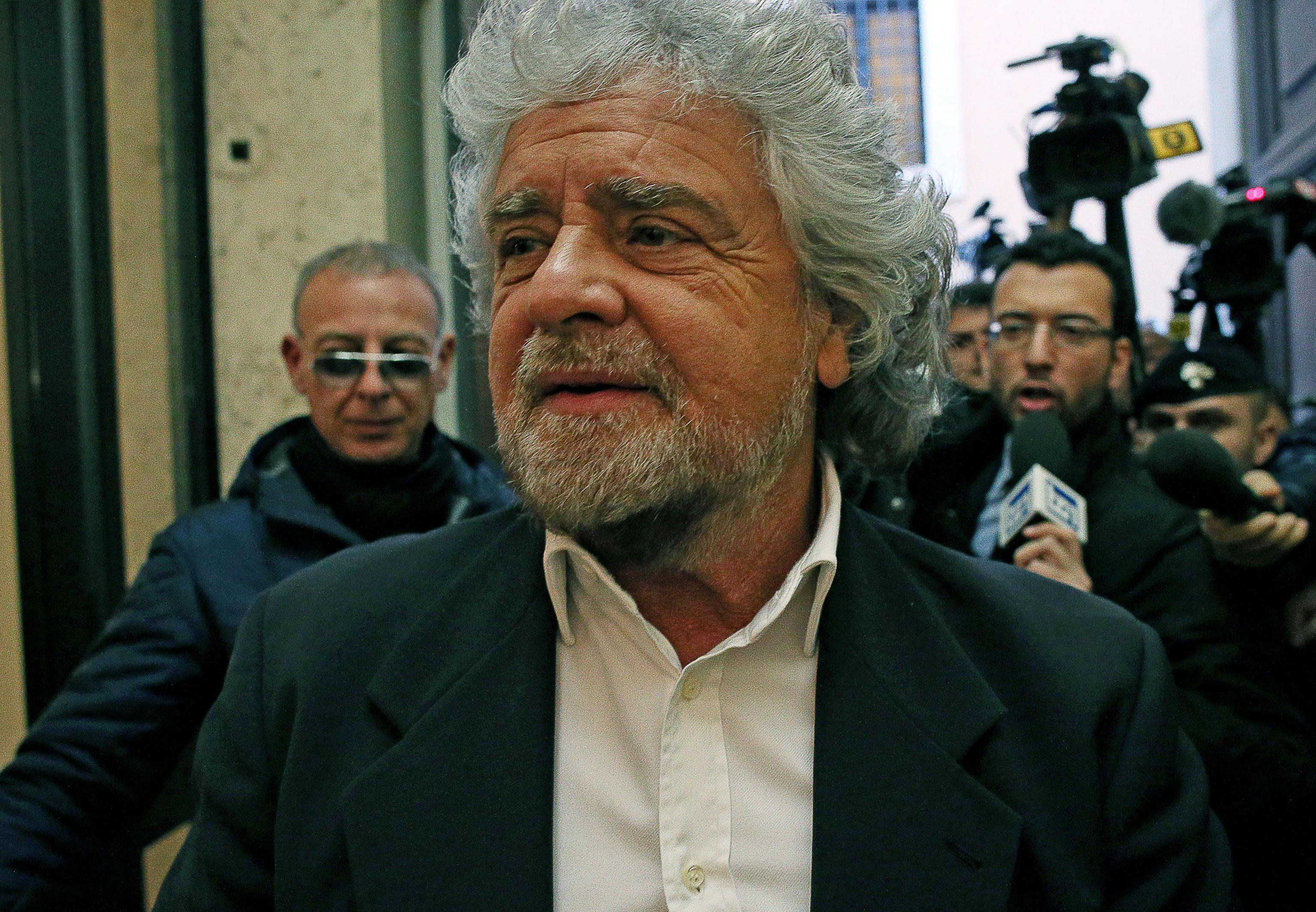 L’ex ambasciatore Cardilli sul blog di Grillo: «L’Italia ancora vassallo degli Stati Uniti»