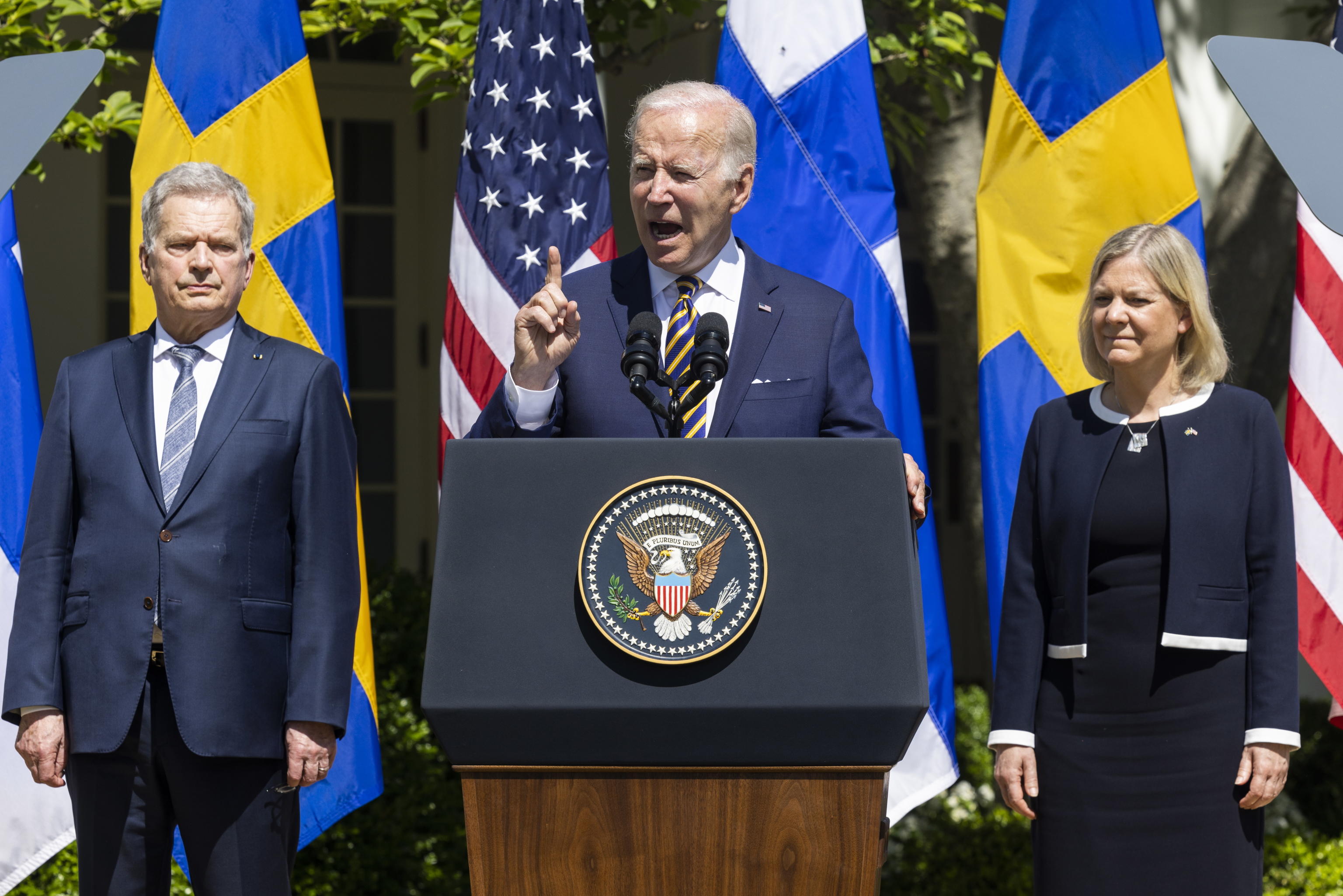 Biden incontra i leader di Svezia e Finlandia: «L’allargamento della Nato non è una minaccia»