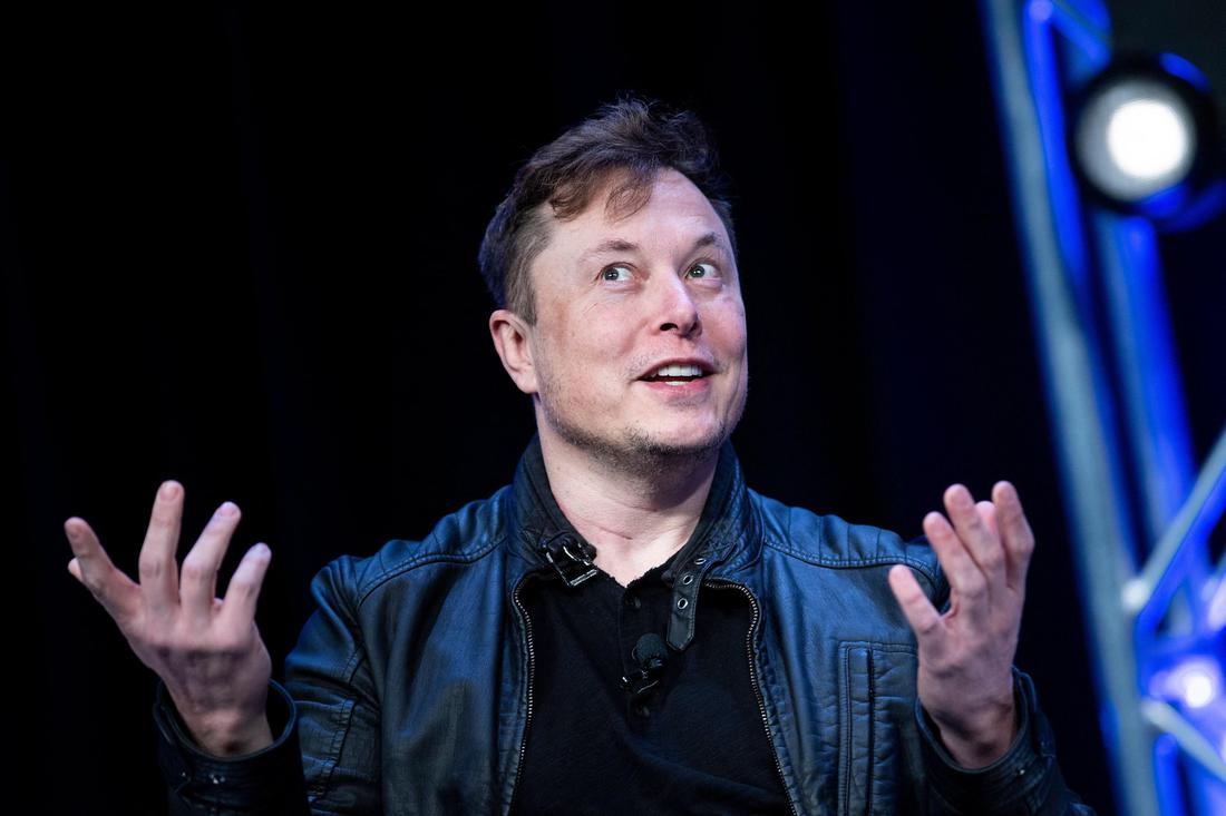 Elon Musk, l’accusa di molestie sessuali: «Ha dato 250 mila dollari a una hostess per il suo silenzio»