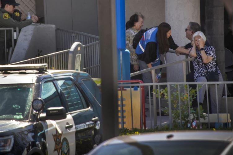 Cos’è successo nella sparatoria di Laguna Woods in California: «I fedeli hanno disarmato l’uomo che sparava»