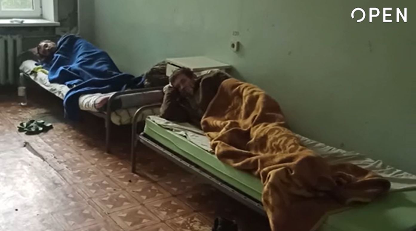 I soldati dell’Azovstal nell’ospedale russo dopo l’evacuazione. Donetsk: «Siano processati da un tribunale internazionale» – Il video