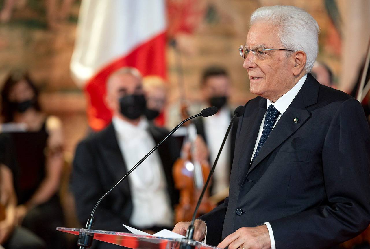 Mattarella netto sulla guerra in Ucraina: «Via d’uscita è ritiro degli occupanti e ricostruzione» – Il video