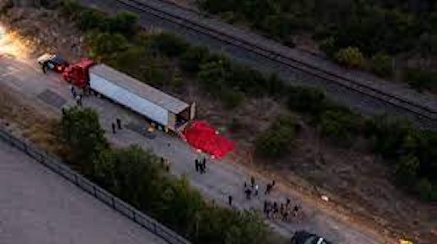 Texas, salgono a 50 i migranti morti in un camion. Arrestate tre persone – Il video