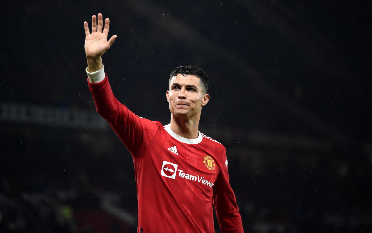 Vent’anni fa l’ingresso in campo di Ronaldo col Manchester United. Ecco perché ha cambiato il calcio moderno – Il video