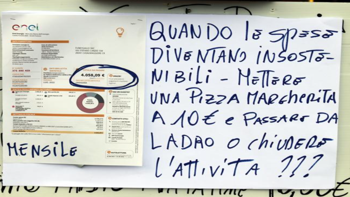 Cremona, pizzeria espone la bolletta da 4 mila euro per protesta: «Passare da ladro o chiudere l’attività?»