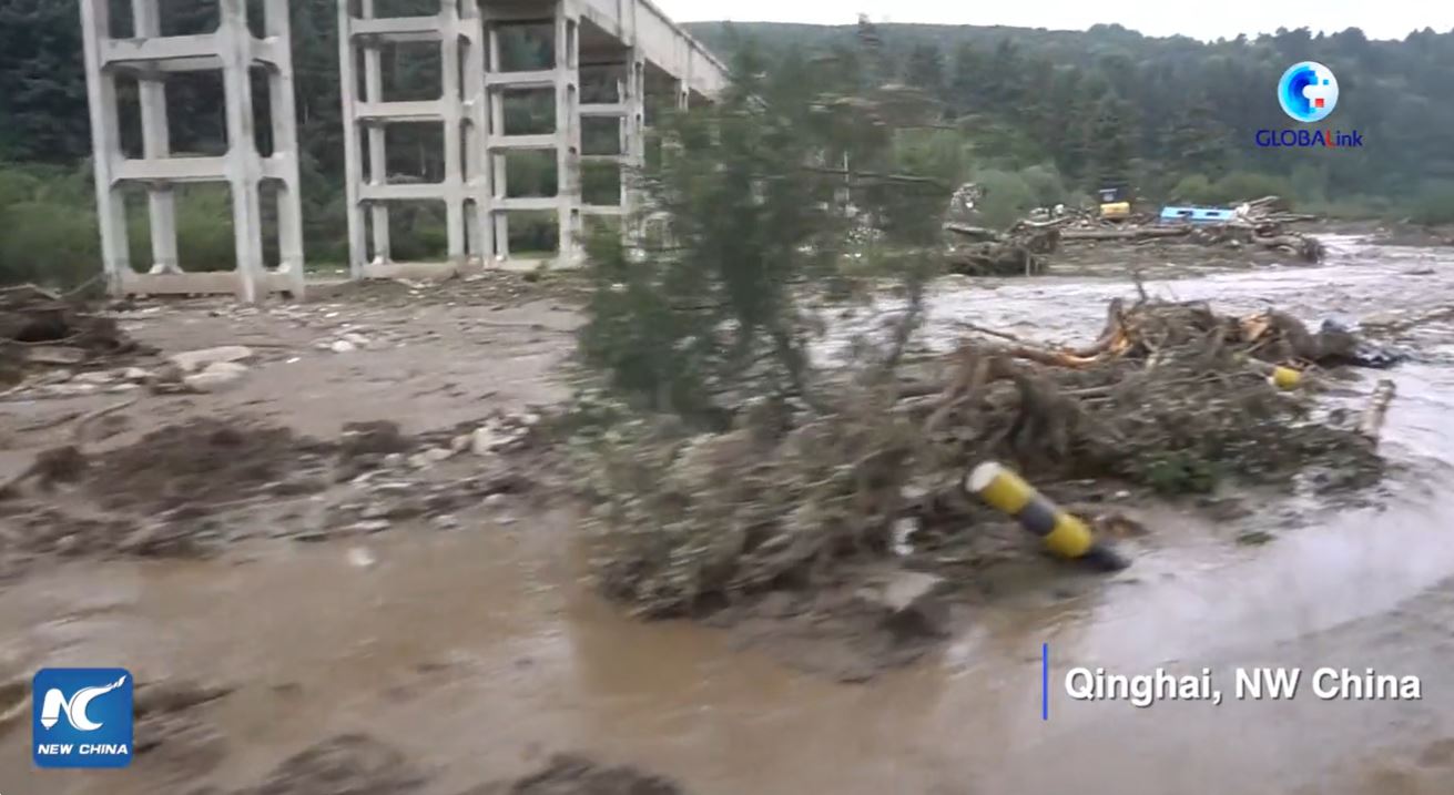 Cina, violente alluvioni nel Qinghai: almeno 16 morti e decine di dispersi – Foto e video