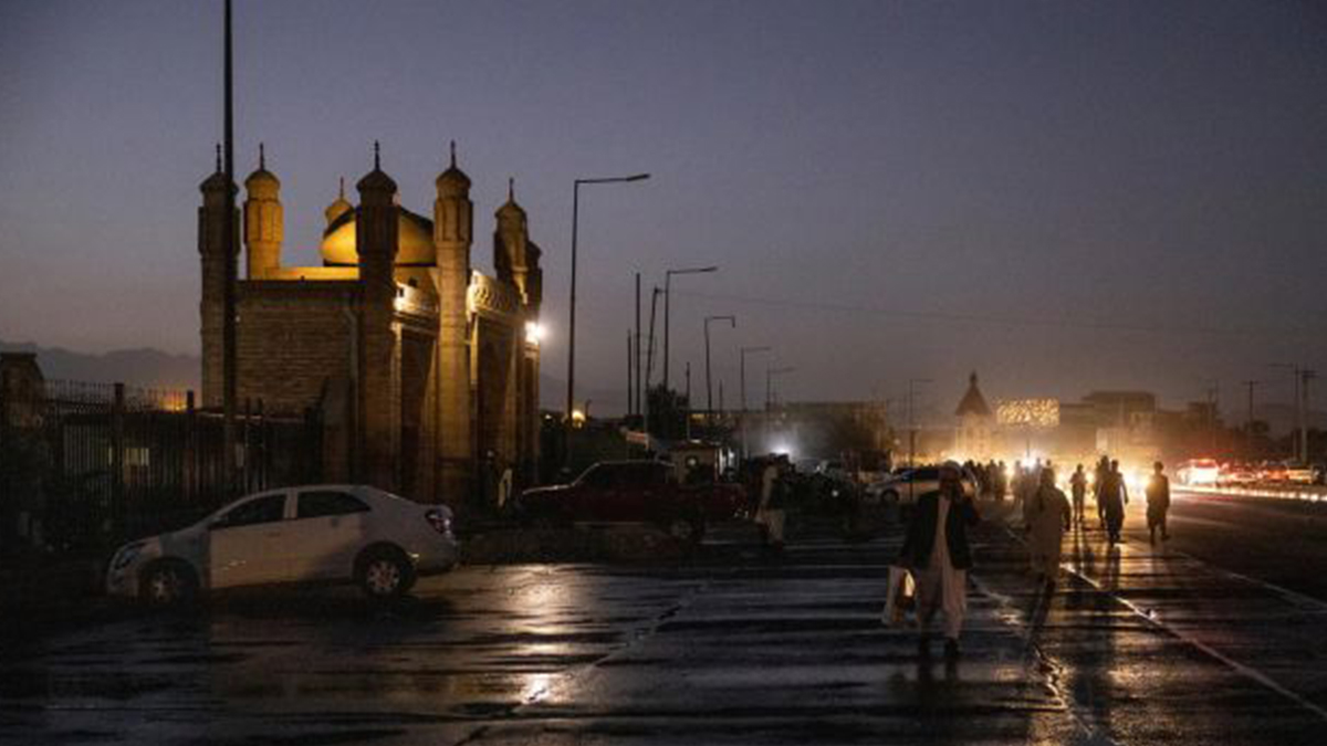 Afghanistan, forte esplosione in una moschea di Kabul: almeno 20 morti